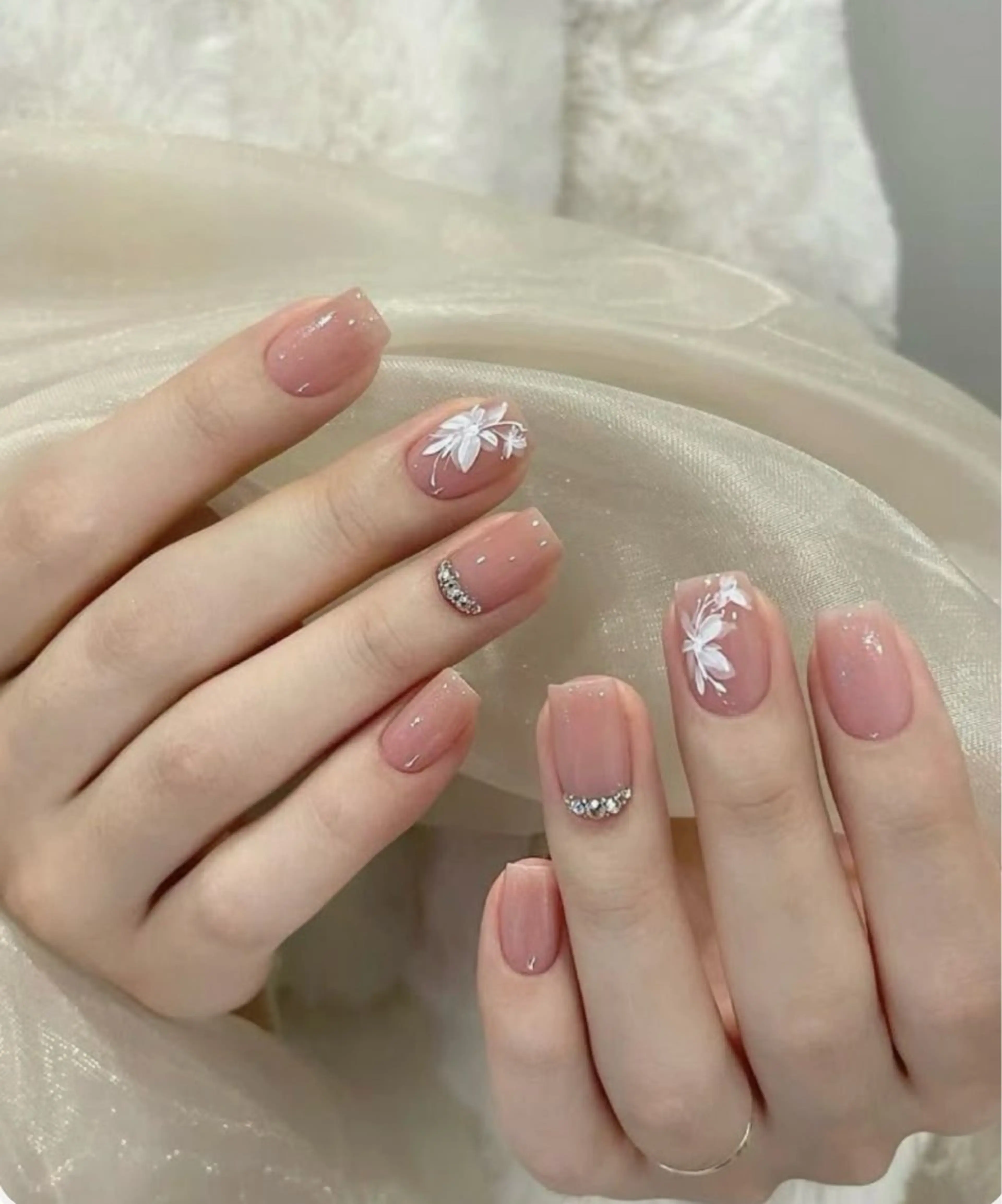 ネイル アートネイル チークネイル フレンチネイル ジェルネイル キラキラネイル Lily nails studio所属・ネイルサロン Lilyのネイルデザイン