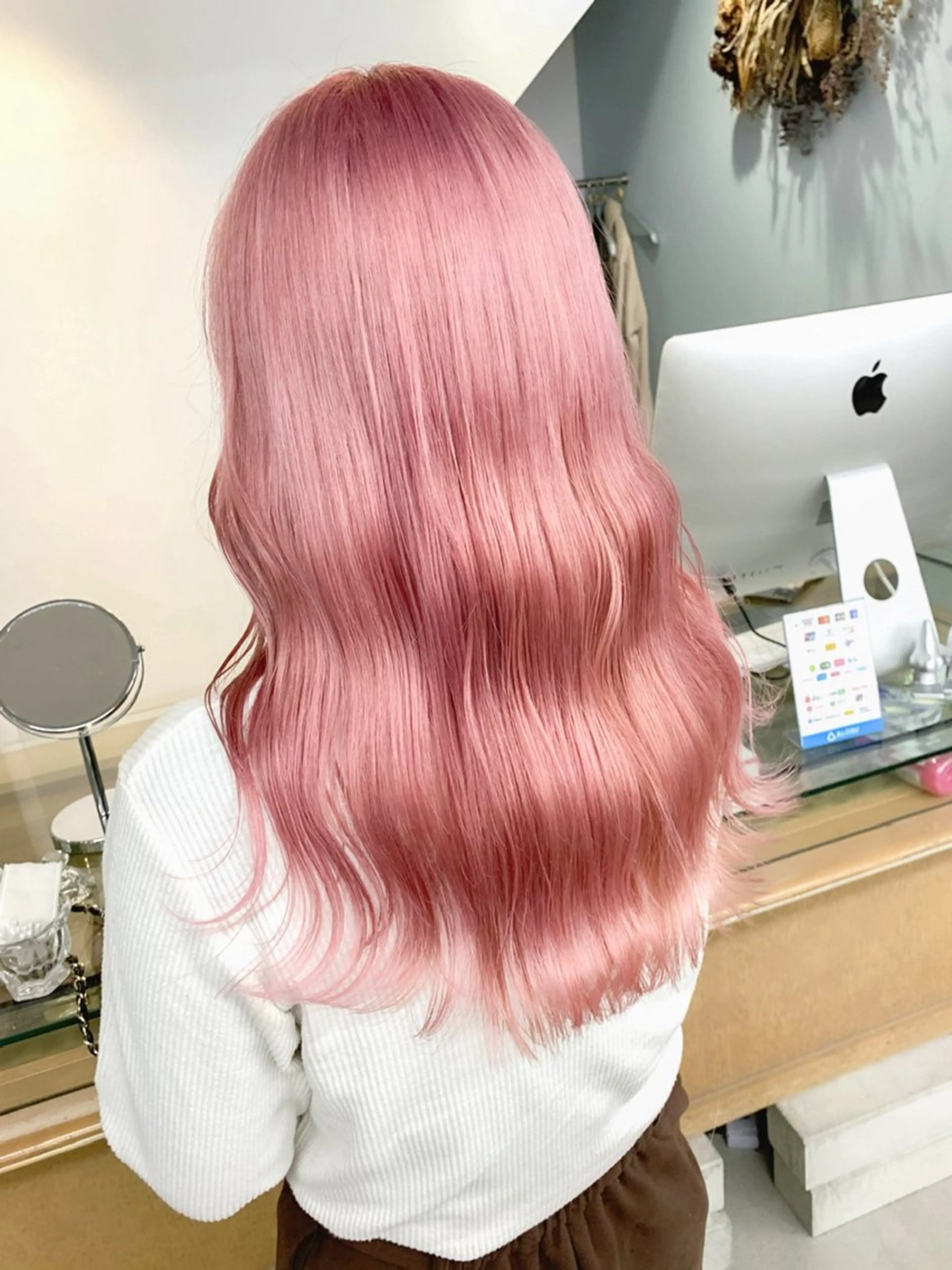 セミロング ROIS 表参道所属・ハイトーン🫧艶髪 MAIKAのヘアスタイル