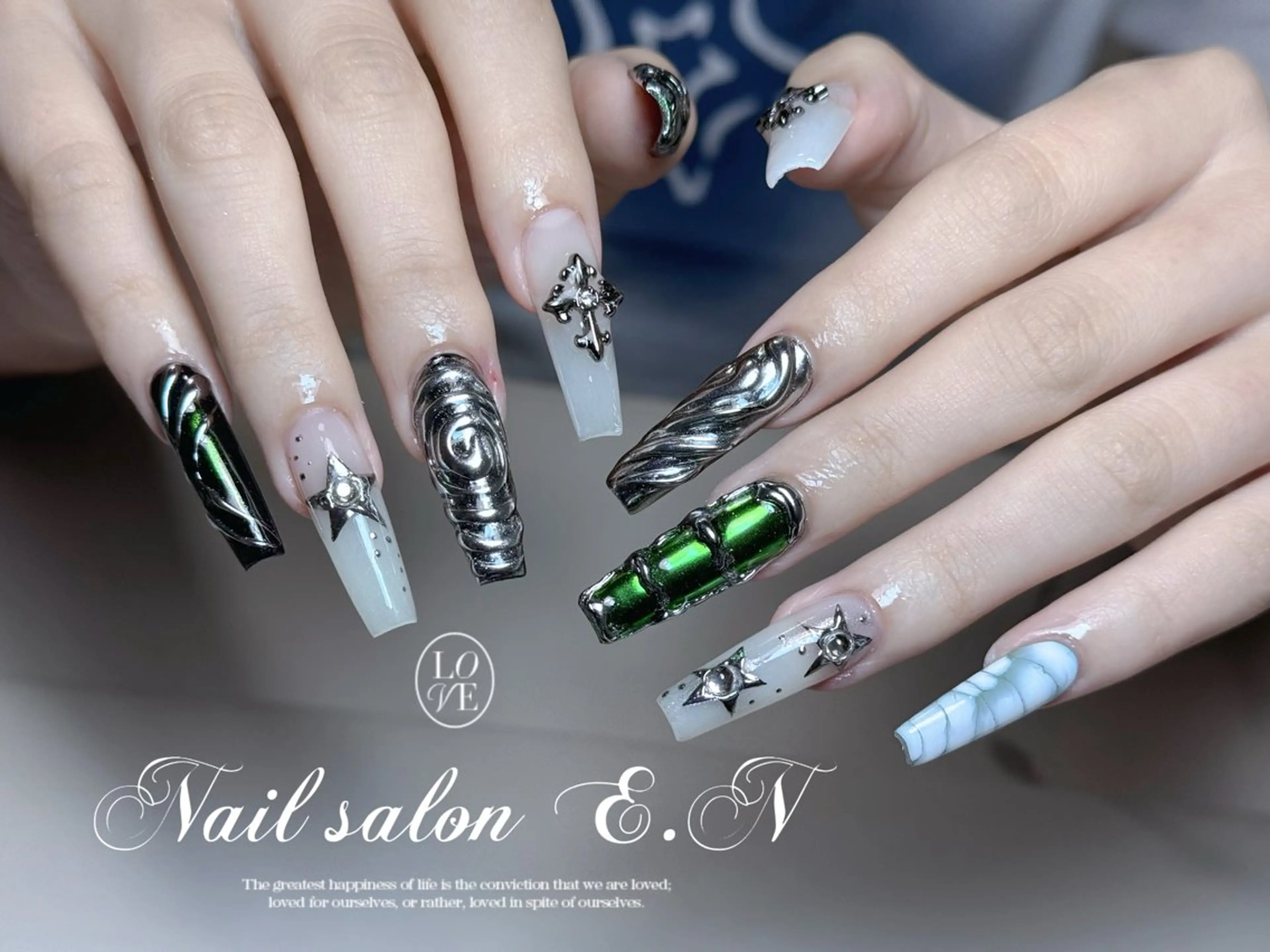 ネイル アートネイル オーロラネイル ガーリー キラキラネイル 韓国ネイル E.N🦋 長さ出し/持ち込みのネイルデザイン