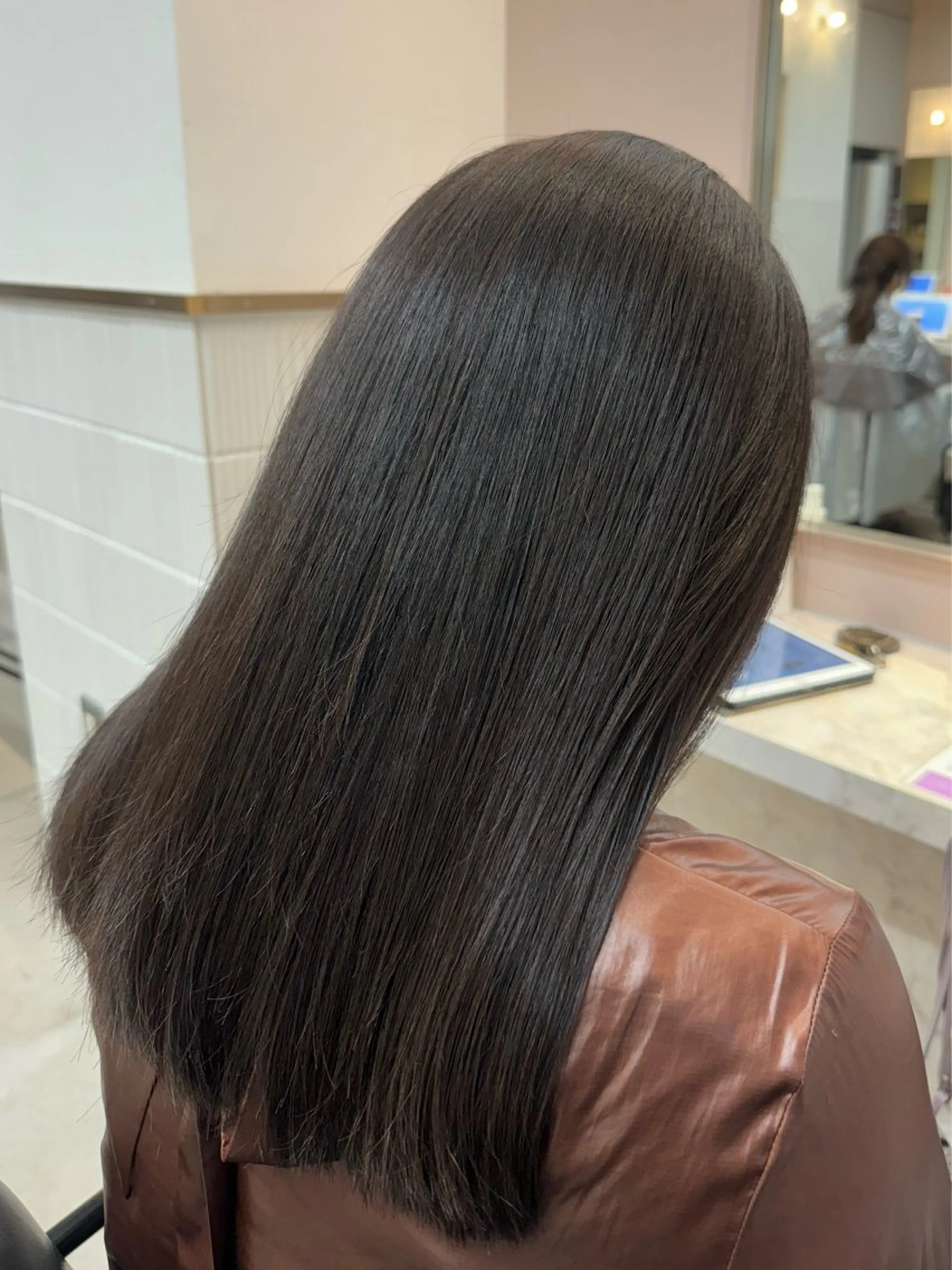 ミディアム カット 縮毛矯正 トリートメント LallYou金山所属・田中俊/レイヤー/ 縮毛矯正のヘアスタイル