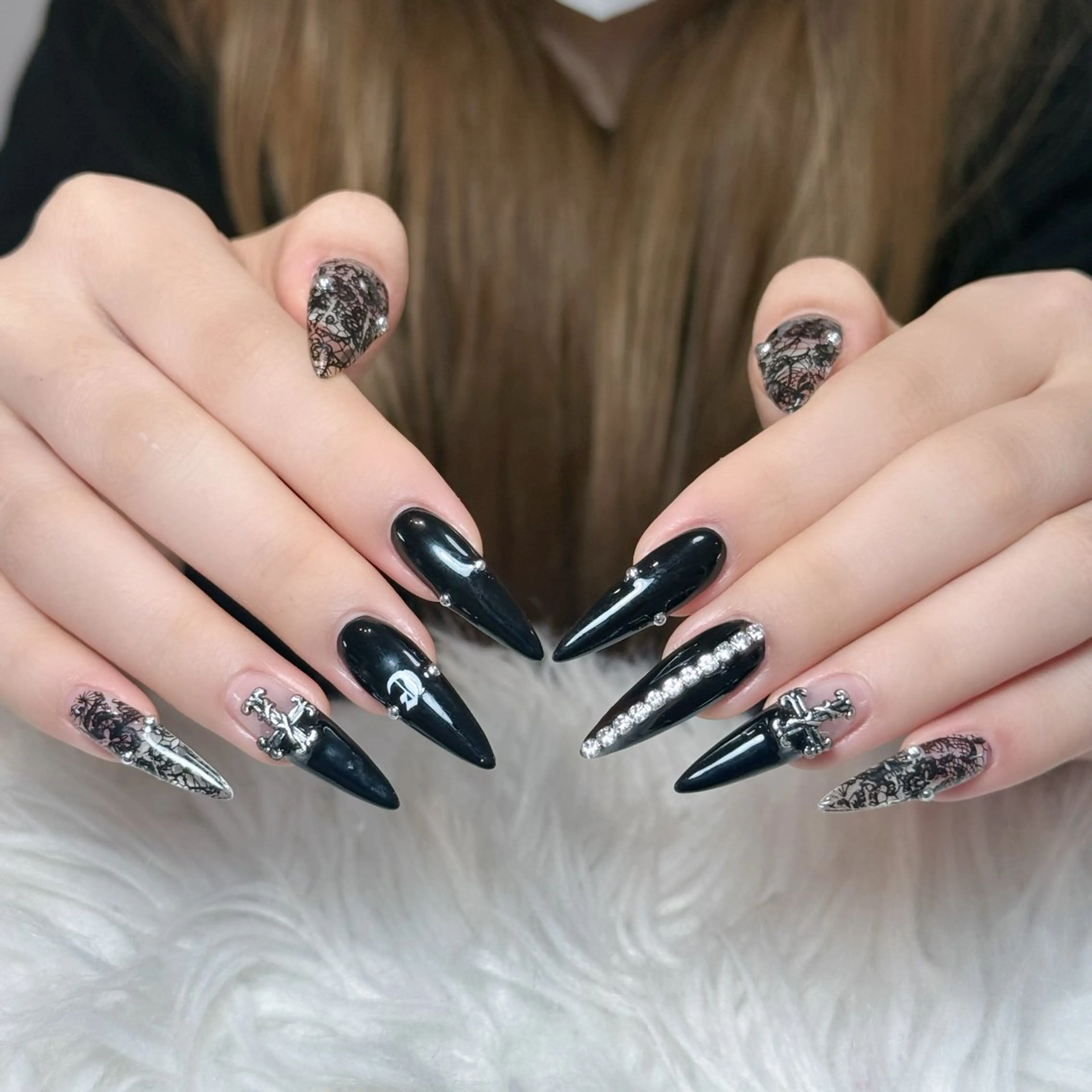 ネイル オーロラネイル ボルドー ブラウン 氷ネイル・うるうるネイル キラキラネイル ハンドネイル Julli NailStudioのネイルデザイン