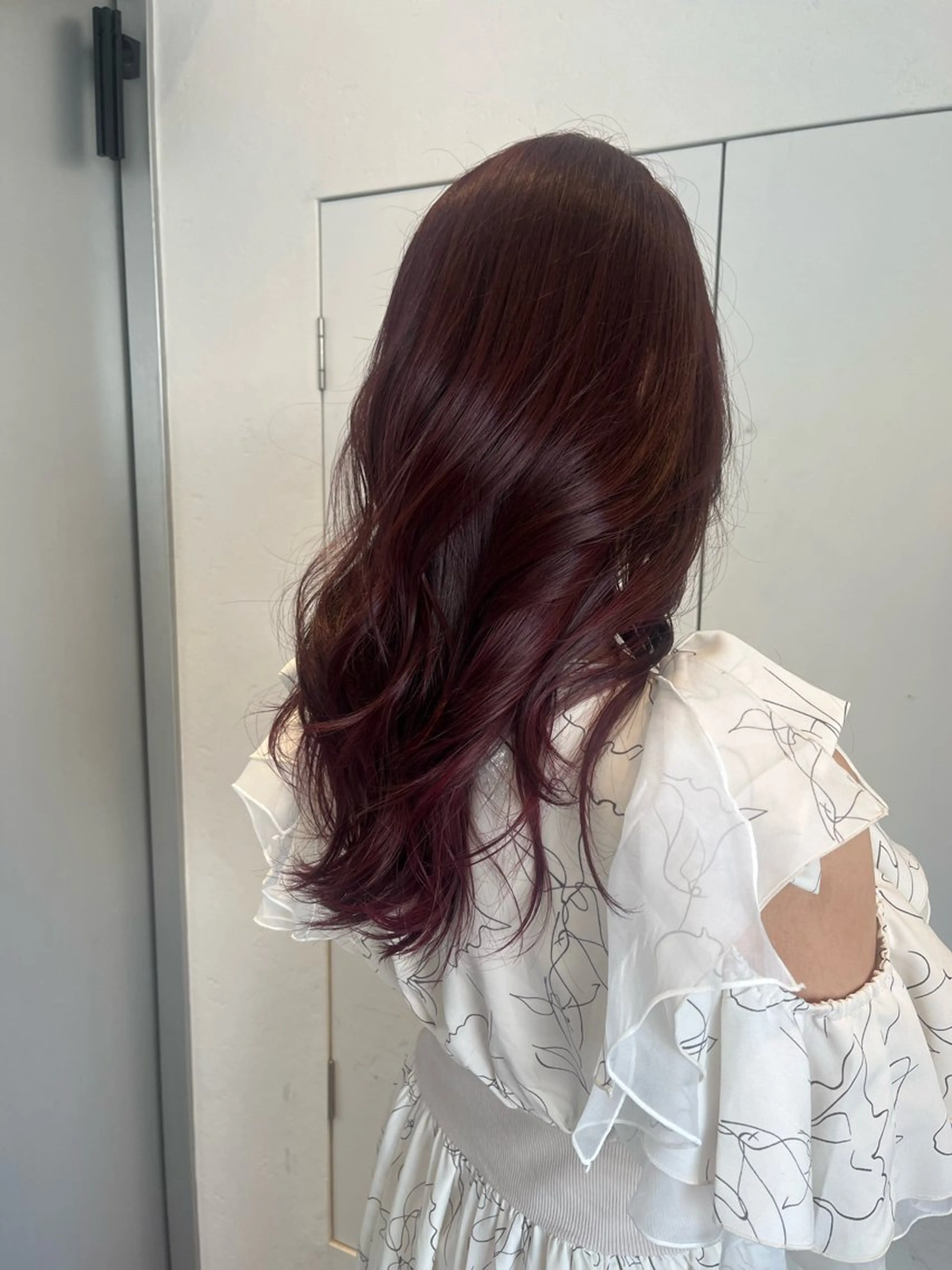ロング カラー カット ヘアカラー トリートメント ヘアセット ラフィスヘアードープ所属・レイヤーと透明感の アユカ 髪質改善のヘアスタイル