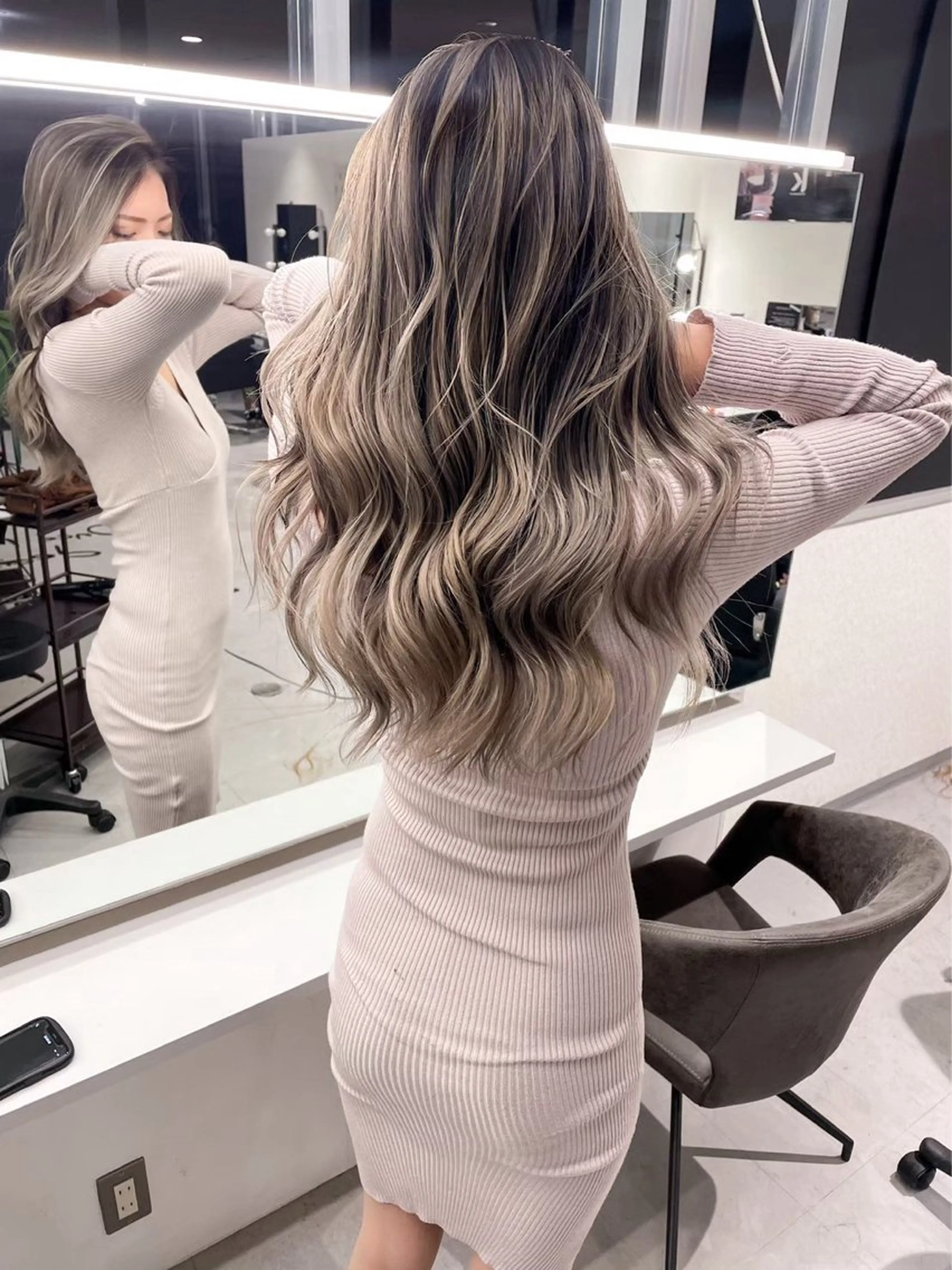 ロング カラー ブリーチ ハイライトカラー ハイライト 髪質改善SALON MIST+所属・荒金 大翔のヘアスタイル