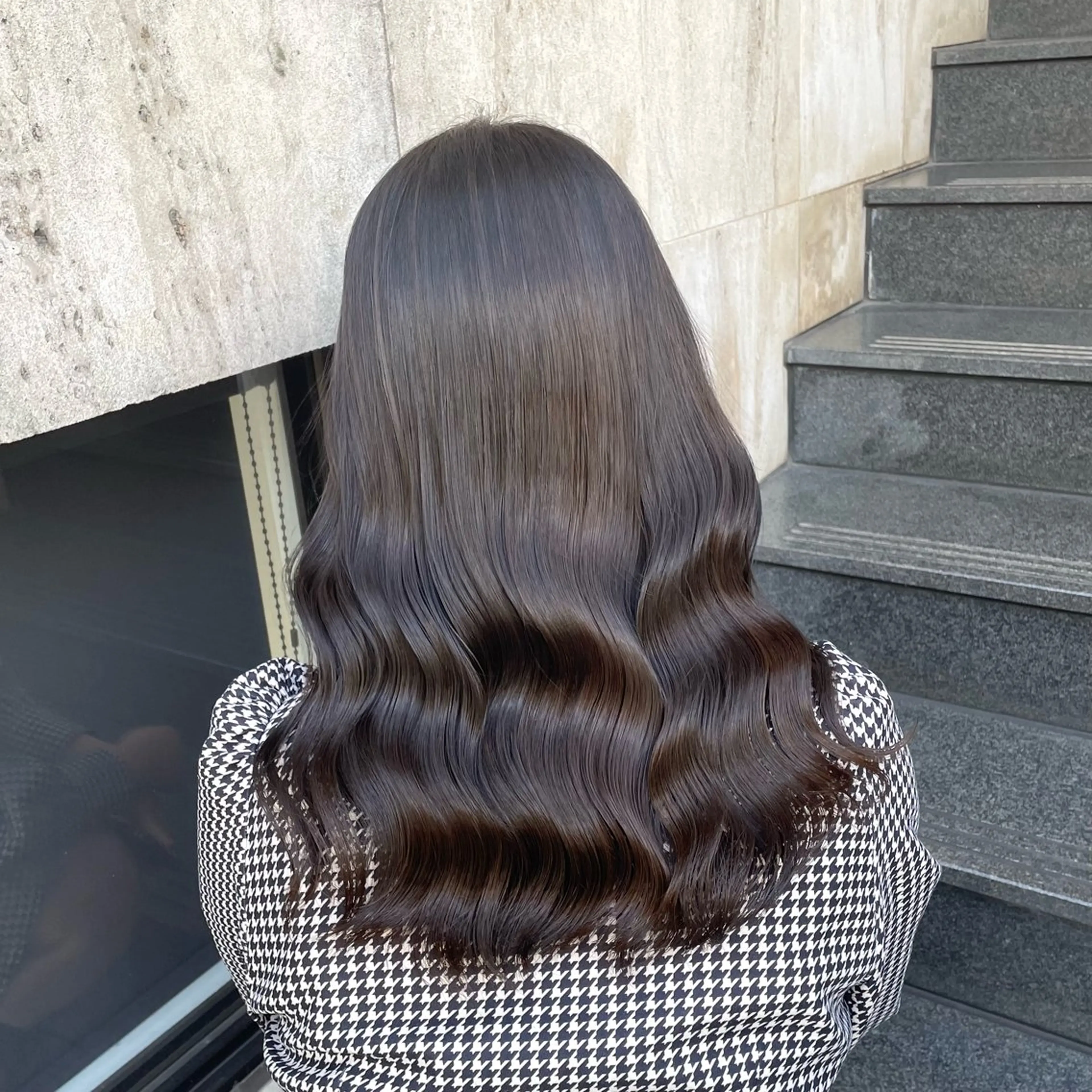 ロング カラー 切りっぱなしボブ ブリーチ ダブルカラー ハイライトカラー ブリーチなしカラー カット ヘアカラー トリートメント ヘッドスパ ヘアセット Wカラー/髪質改善/ 艶カラー🩶Sanaのヘアスタイル