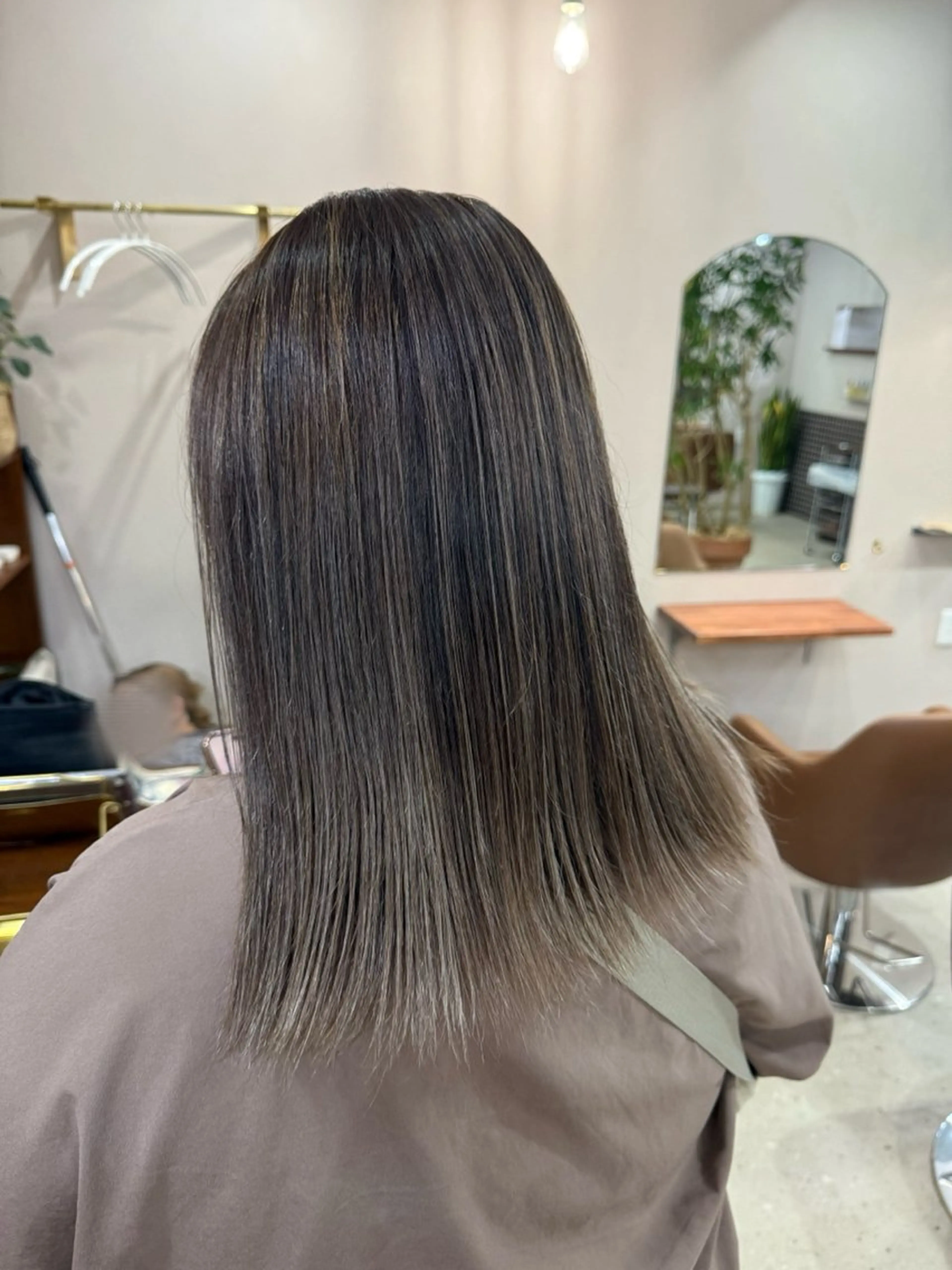 ミディアム カラー ヘアカラー 🫧ももか /艶カラー/髪質改善のヘアスタイル