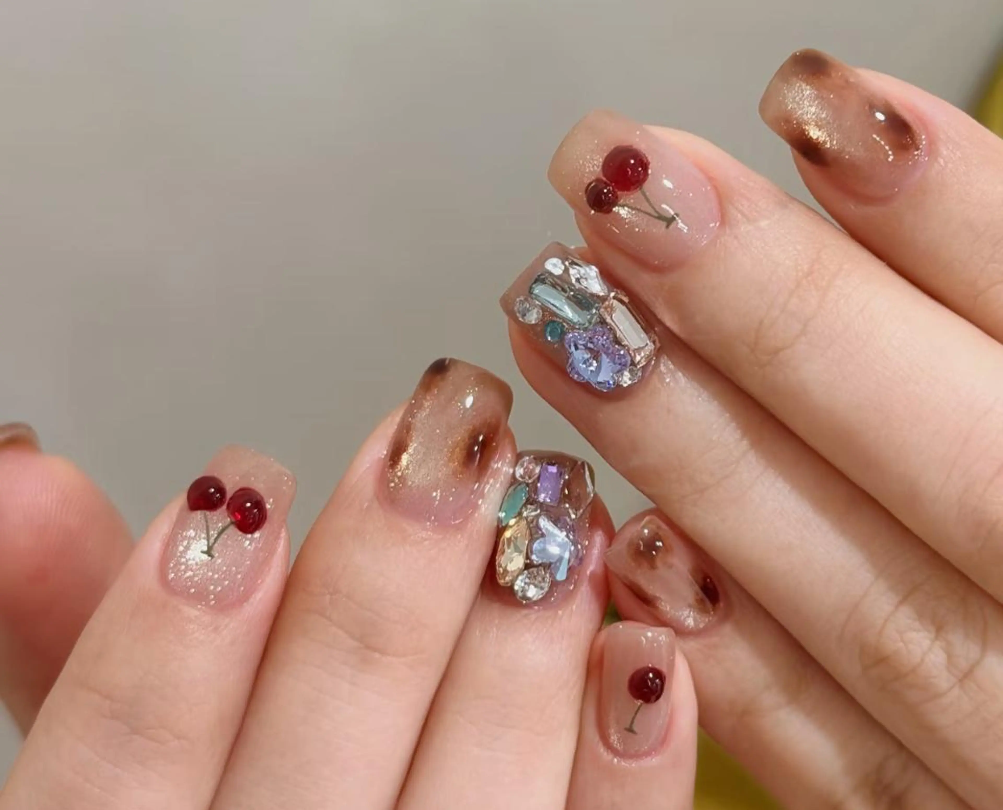 ネイル ハンドネイル 🎀 Ayaka_nailのネイルデザイン