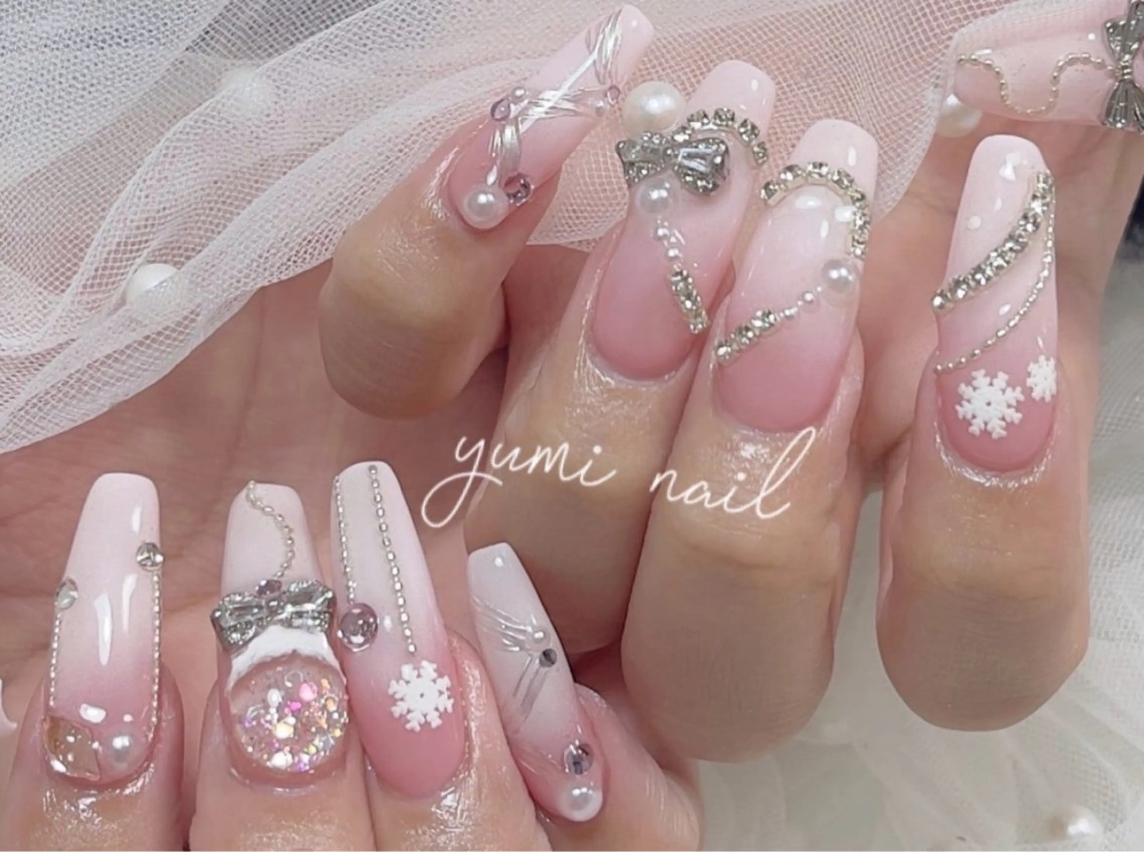 ネイル ハンドネイル ユリ🎀 デザイン長さ出し専門のネイルデザイン