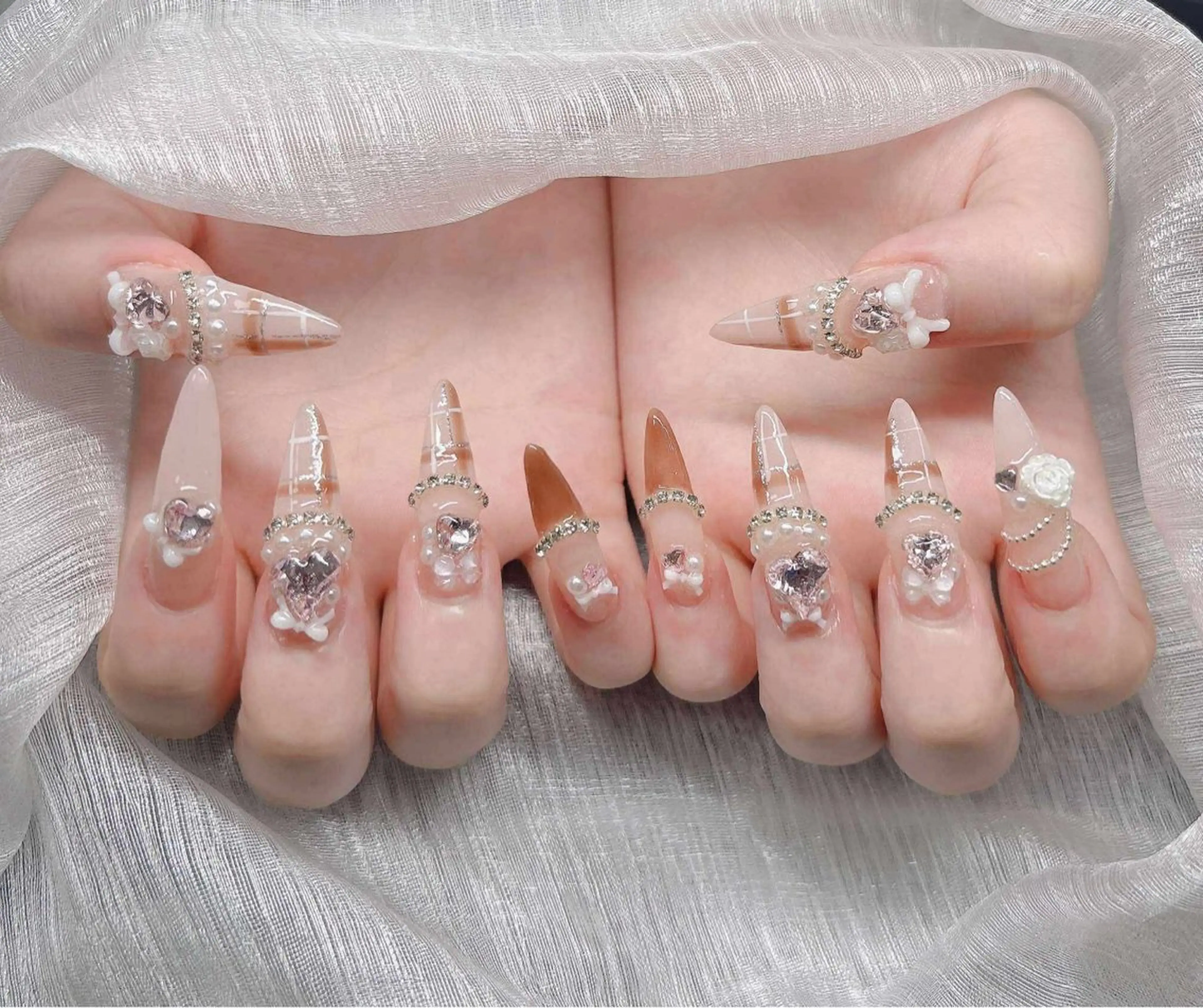 ネイル 長さ出し グラデーション 卒業式 キラキラネイル マグネットネイル ハンドネイル Lee Nailsのネイルデザイン