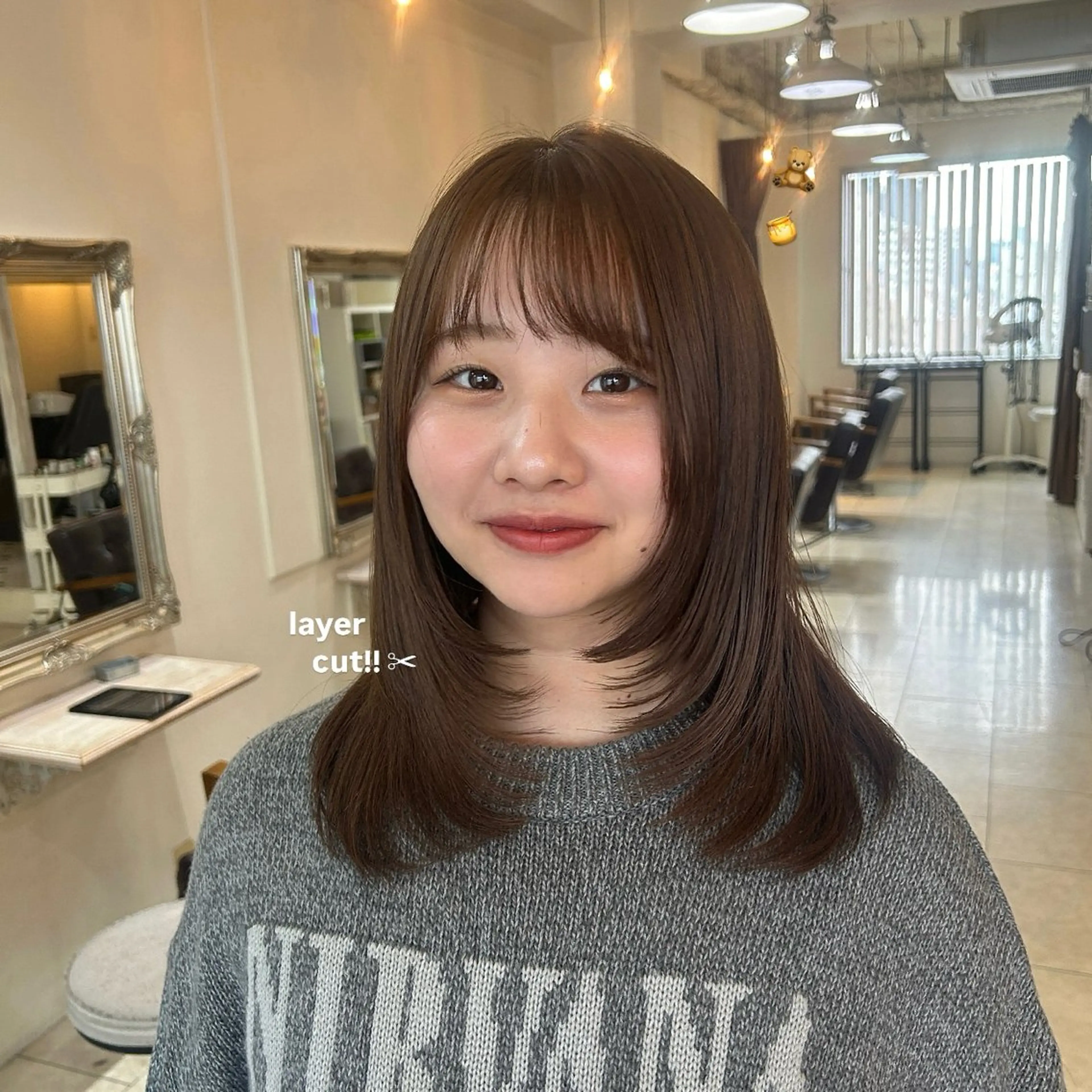 セミロング Maho/ボブ/ レイヤー/ハイトーンのヘアスタイル