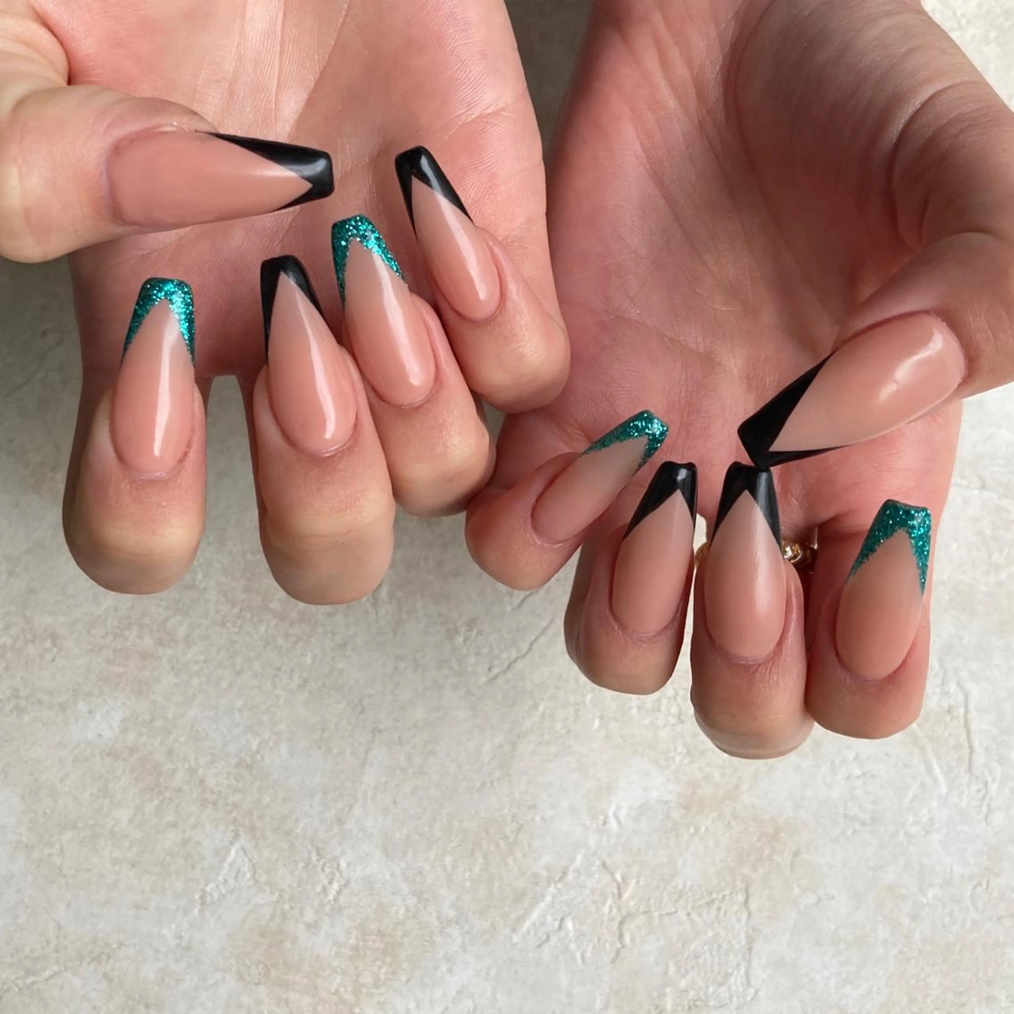 ネイル フレンチネイル crestnail所属・小林 束紗のネイルデザイン