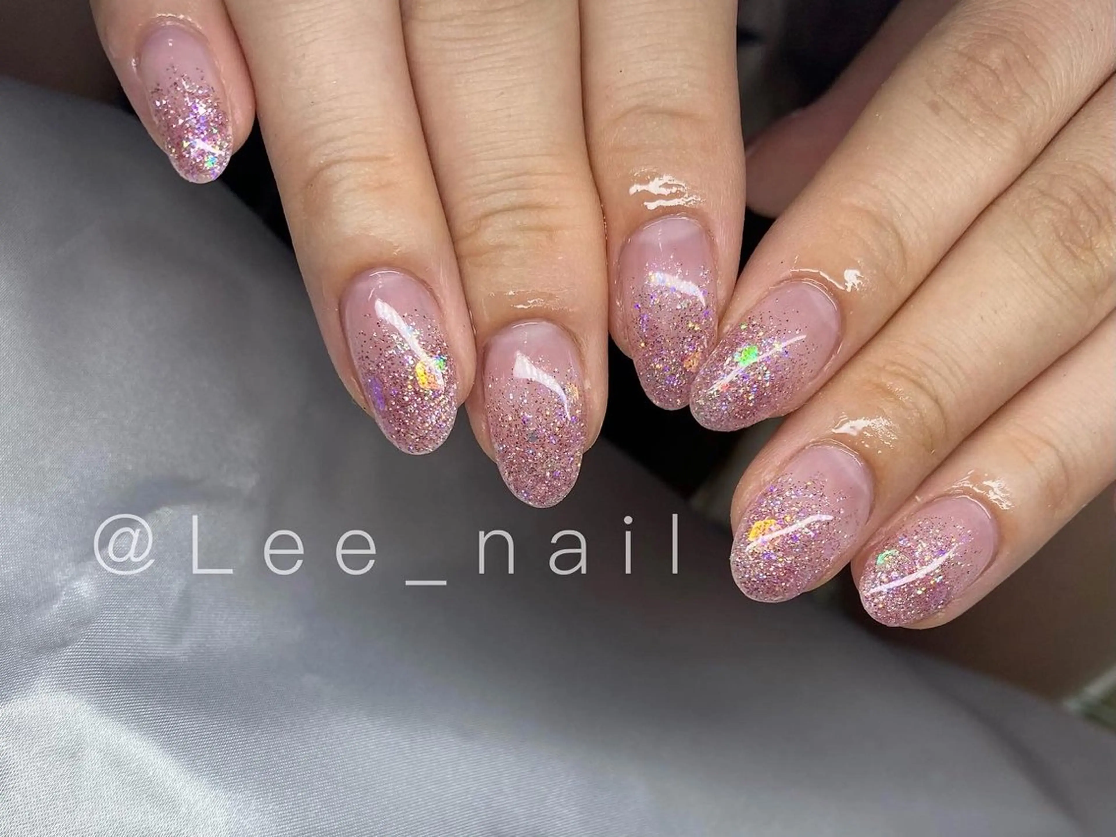 ネイル グラデーション ラメ(グリッター) ラメグラデーション ハンドネイル Lee_ nailのネイルデザイン