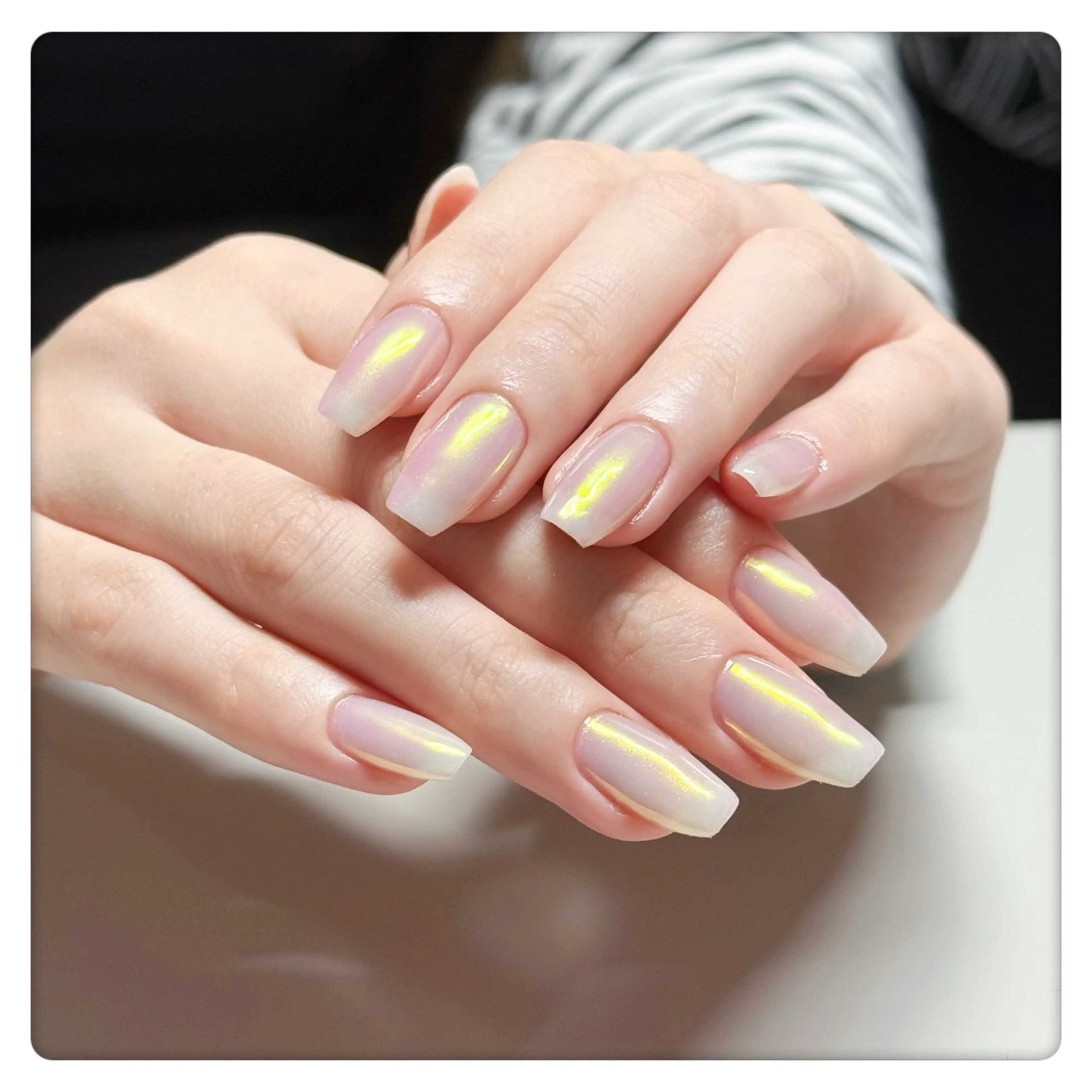 ミディアム ハンドネイル FLORA NAIL SALONのネイルデザイン
