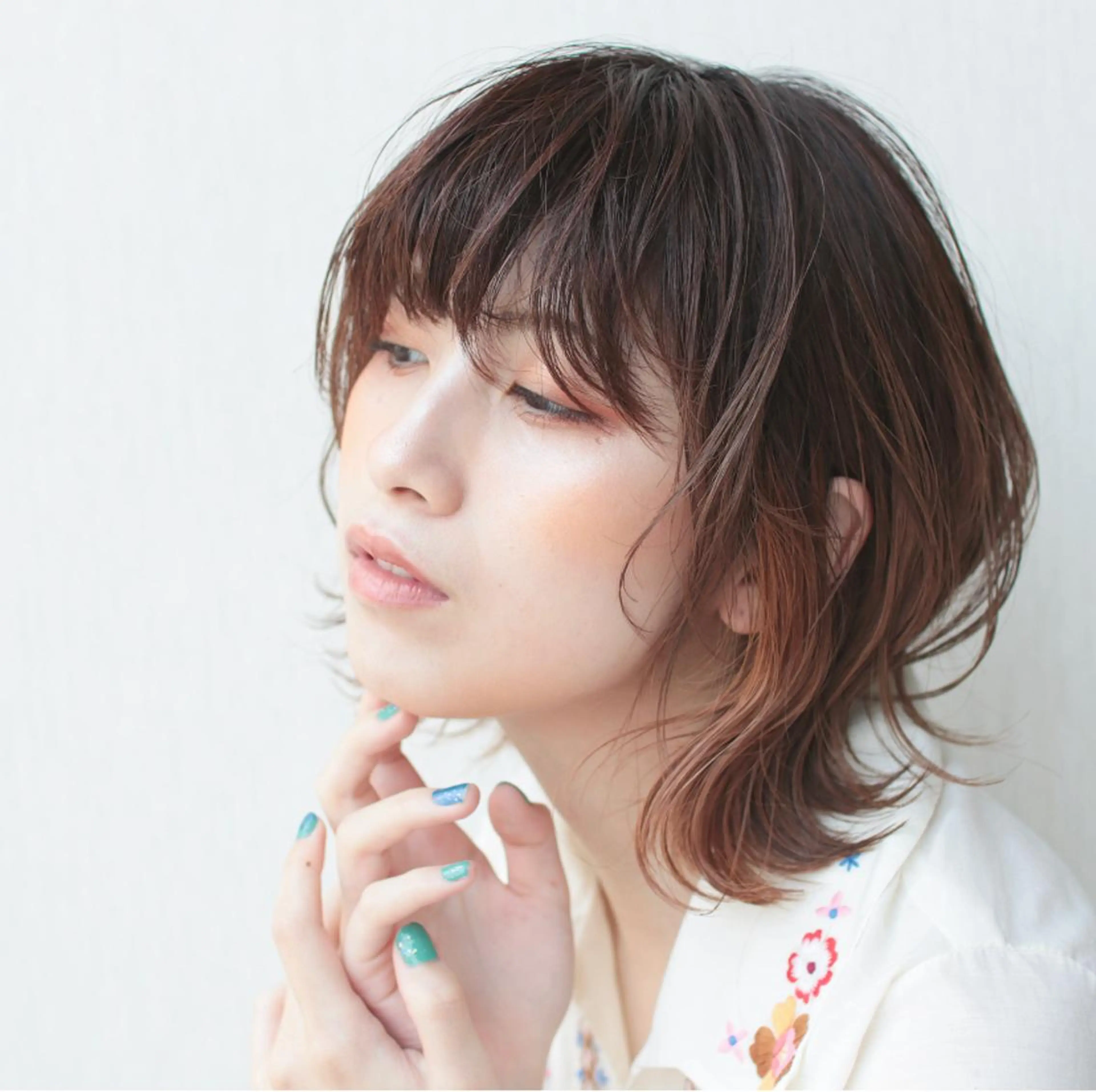 ショート カラー インナーカラー レイヤーカット/ 前髪顔周りカットのヘアスタイル