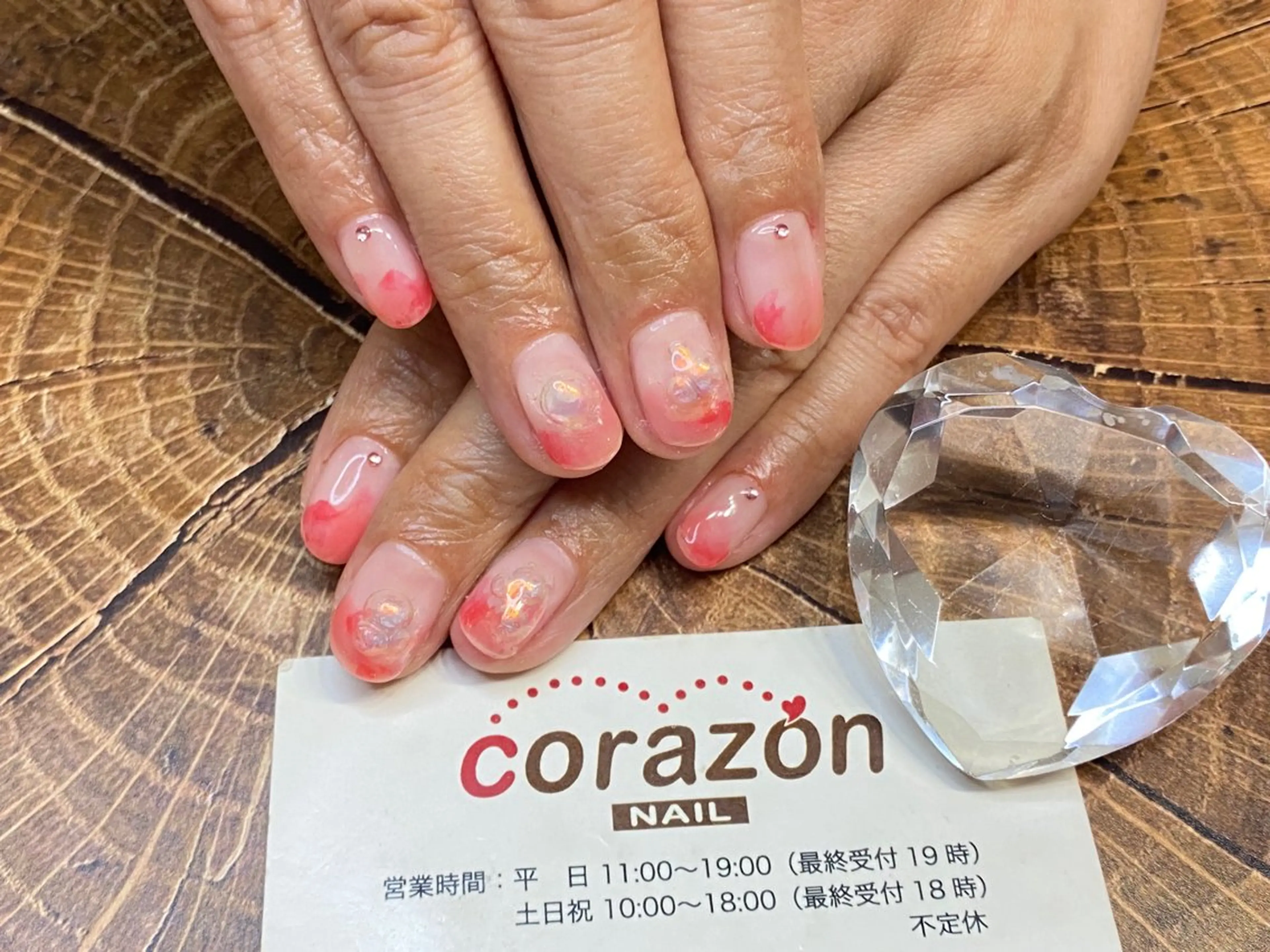 ネイル クリアネイル ニュアンスネイル ピンク 赤色 corazon所属・ネイリスト aicoのネイルデザイン