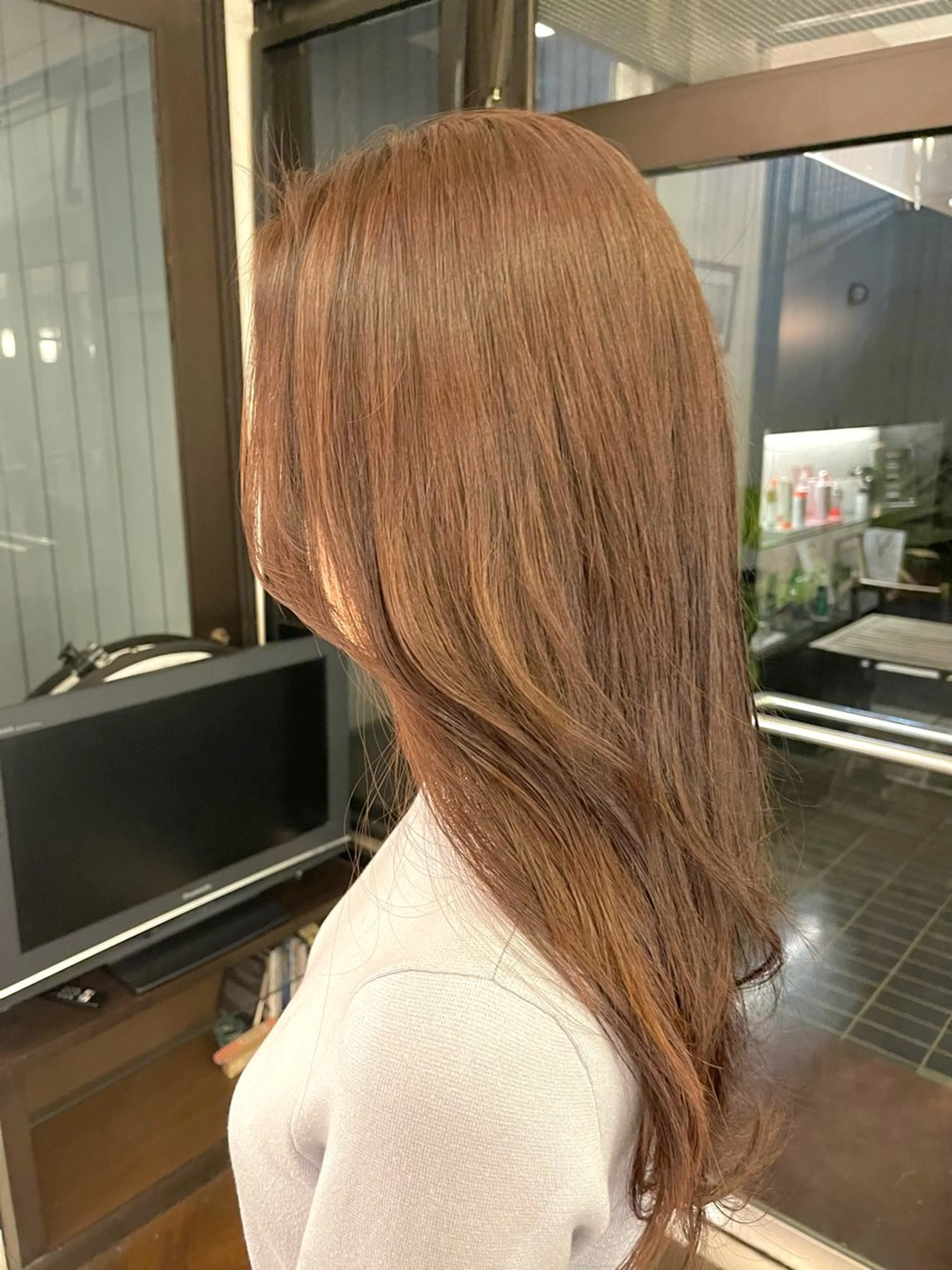 ロング カラー 吉田 優里のヘアスタイル