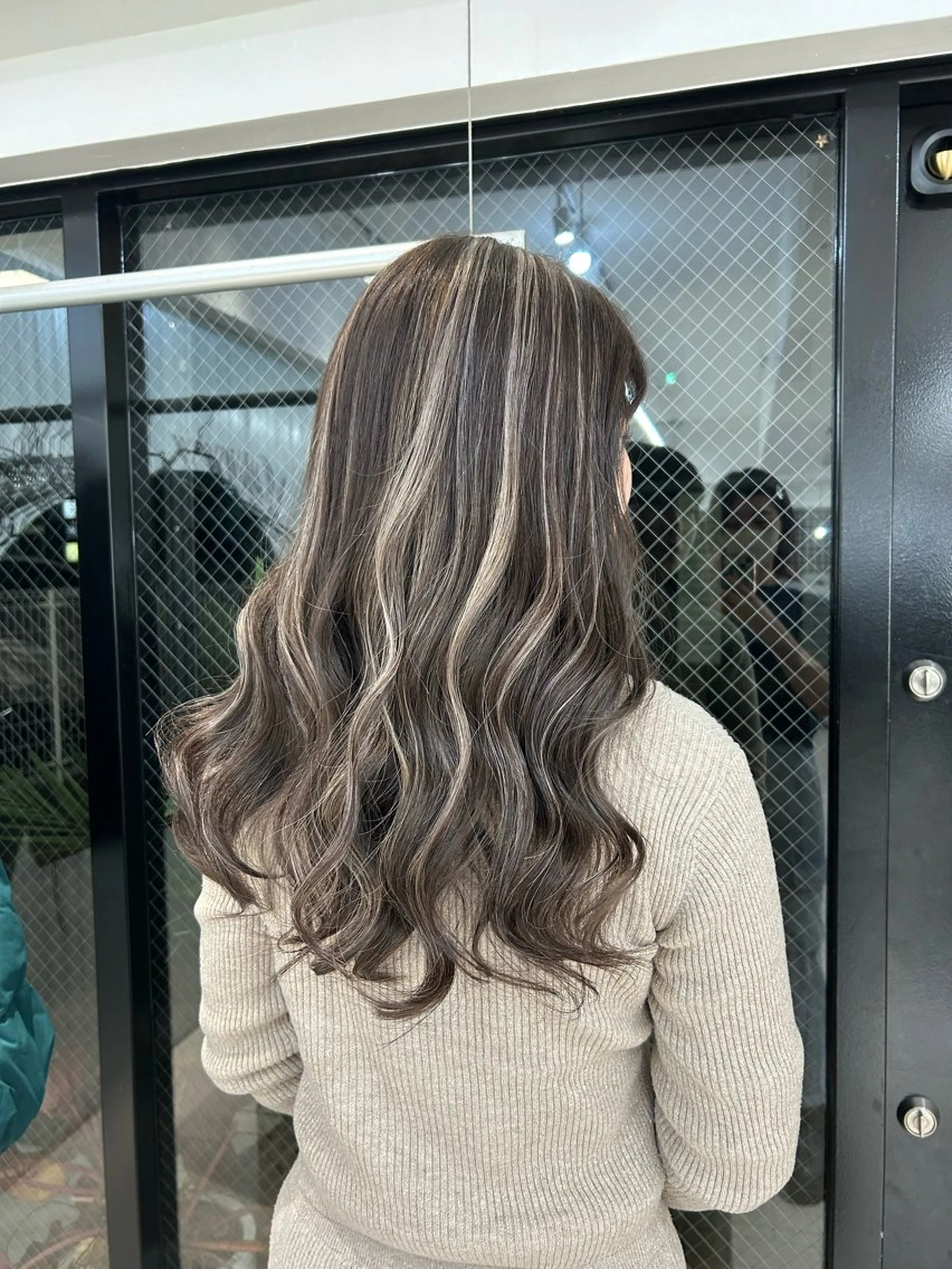 ロング カラー ヘアアレンジ ヘアカラー トリートメント ヘアセット 🤍ハル🤍/モテ髪 ヘア🎀/ハイトーンのヘアスタイル