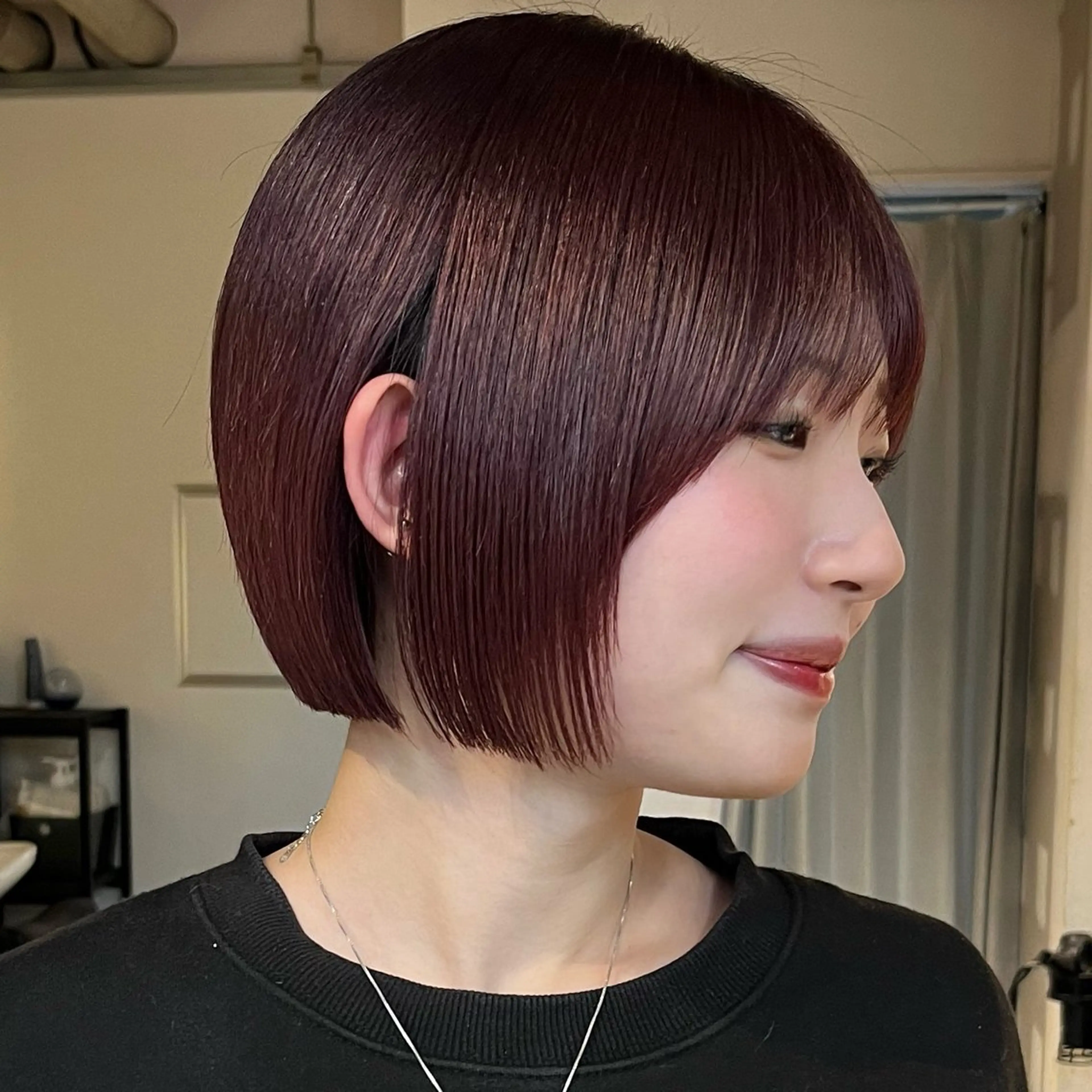 カラー カット ウルフとハイトーン オタク美容師のユウトのヘアスタイル