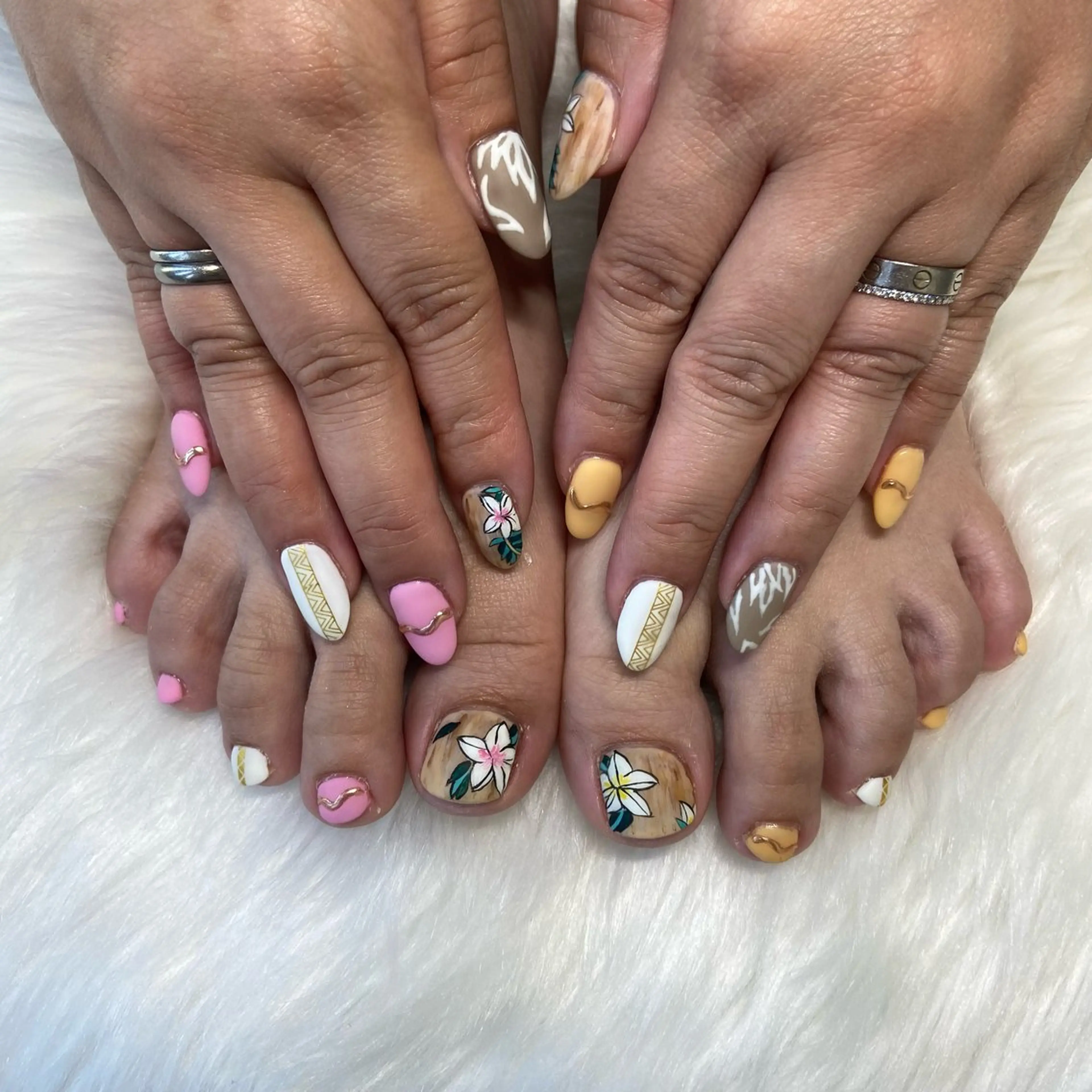 ネイル R nailのネイルデザイン