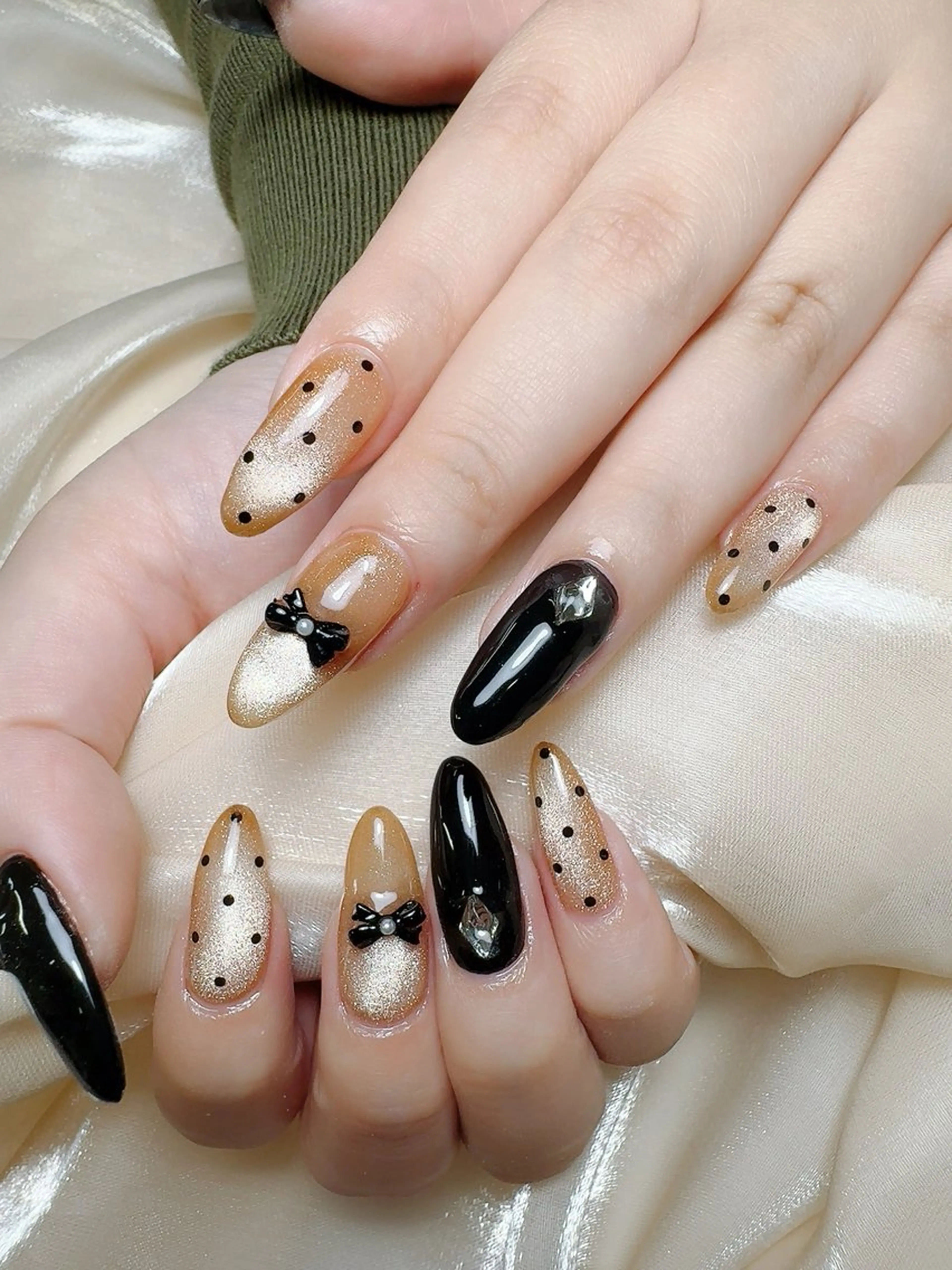 ネイル ハンドネイル LR.ONE リナのネイルデザイン