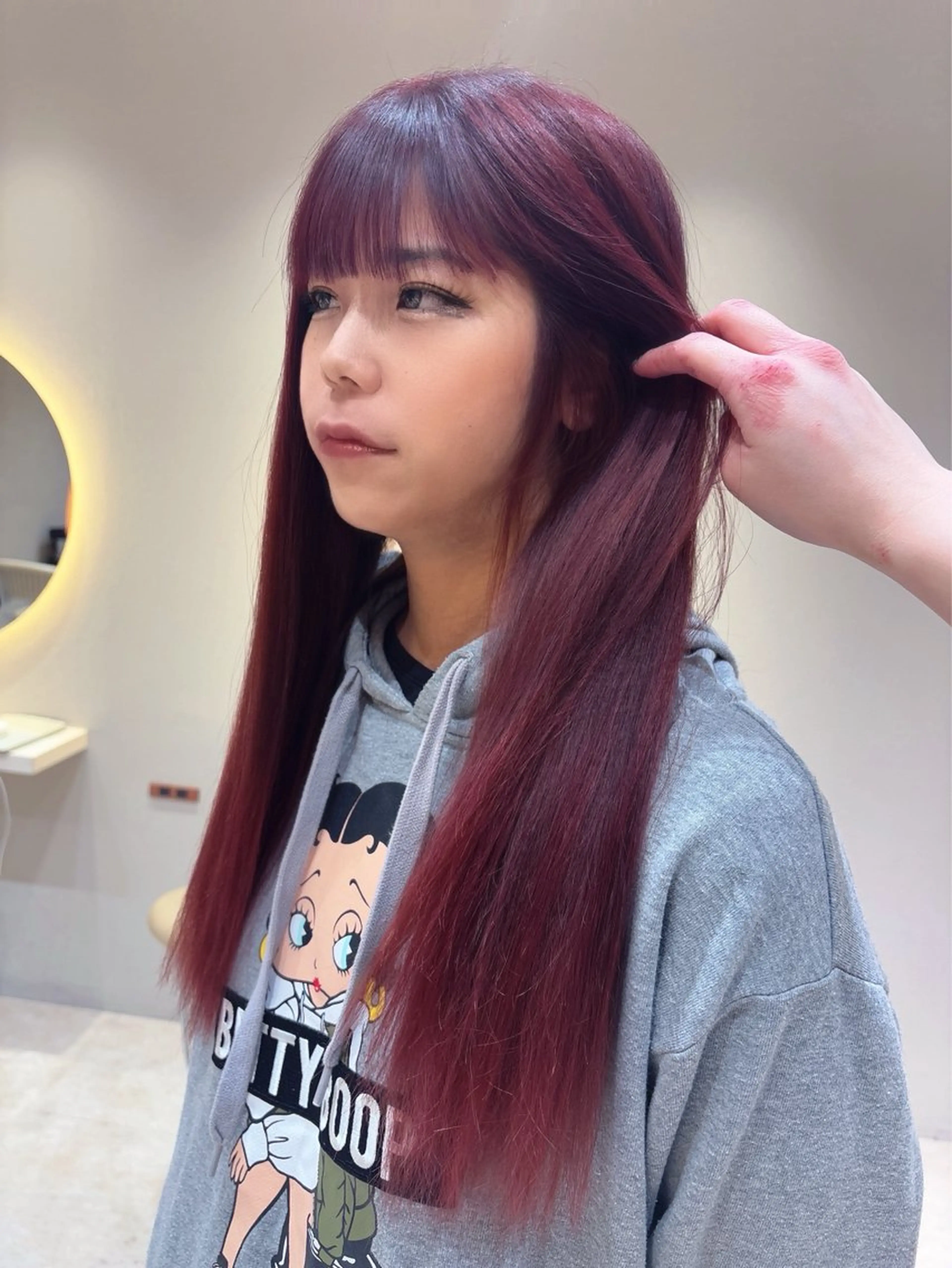 ロング ヘアカラー ハイトーンカラー🌟 🎠KANON🎡のヘアスタイル