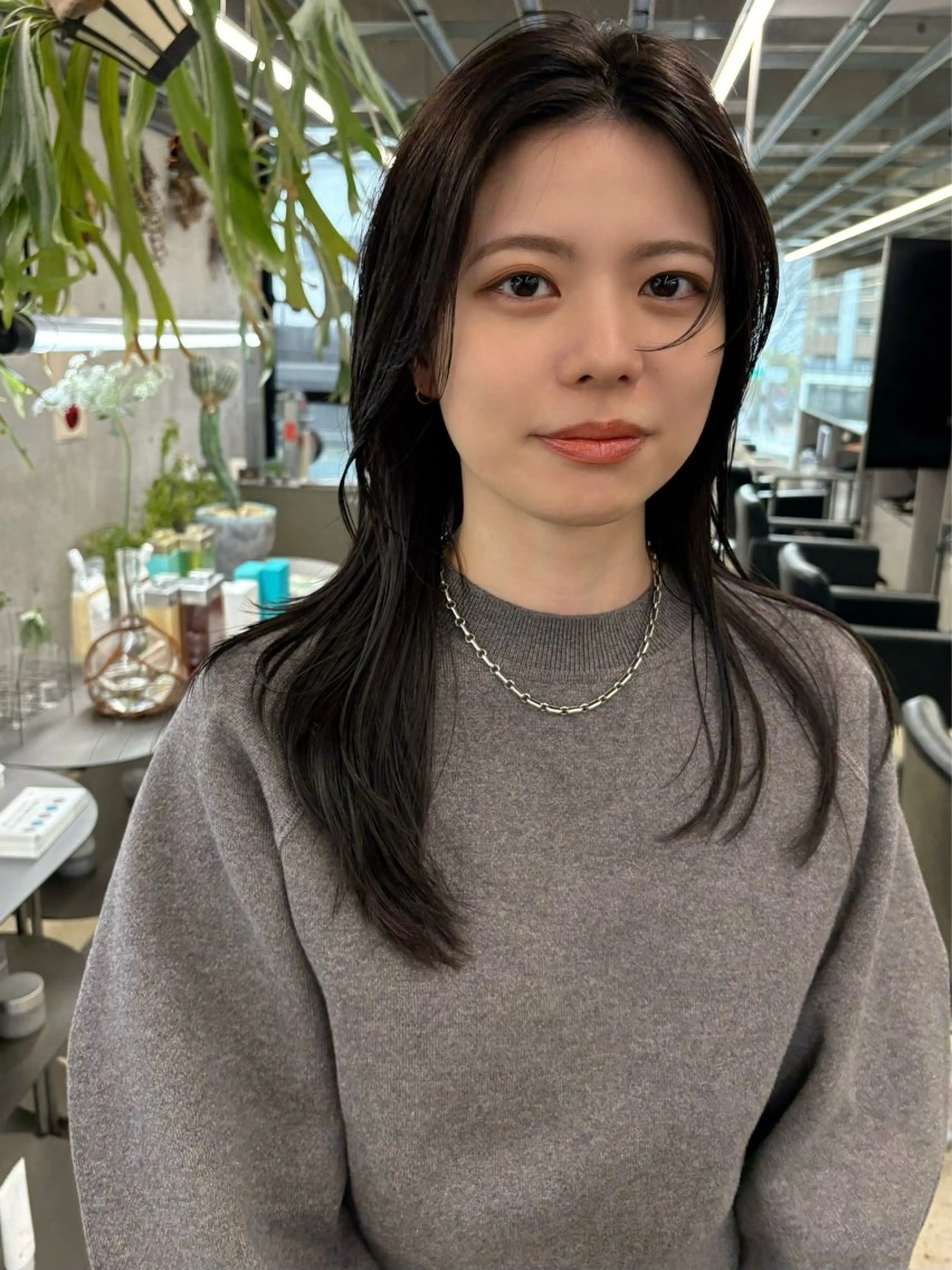 ミディアム カラー レイヤーカット カット ヘアカラー トリートメント 似合わせカット レイヤーボブウルフのヘアスタイル