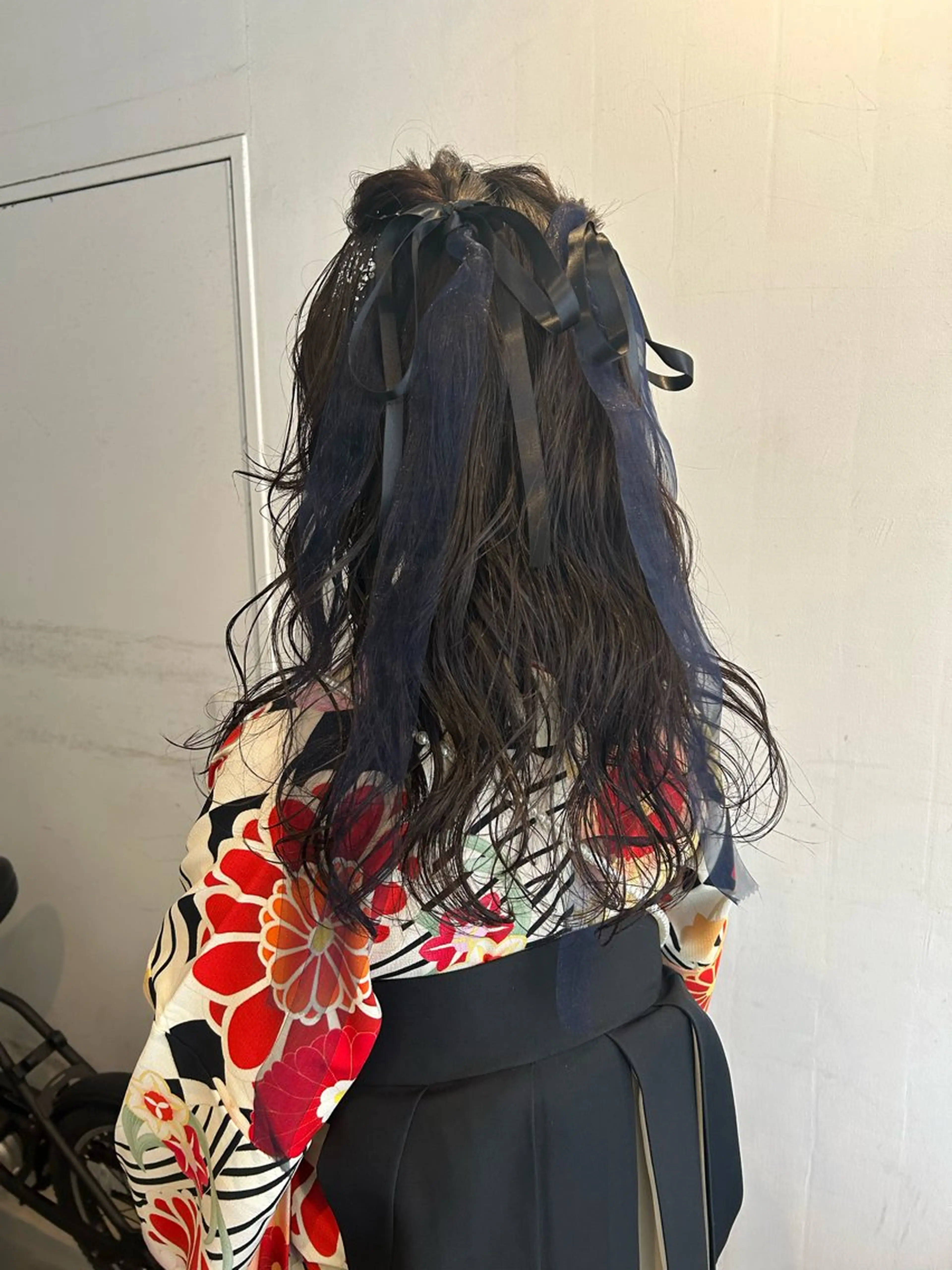 ロング ヘアアレンジ 卒業式のヘアスタイル hen所属・心斎橋/レイヤー/ ブリーチ/モエのヘアスタイル