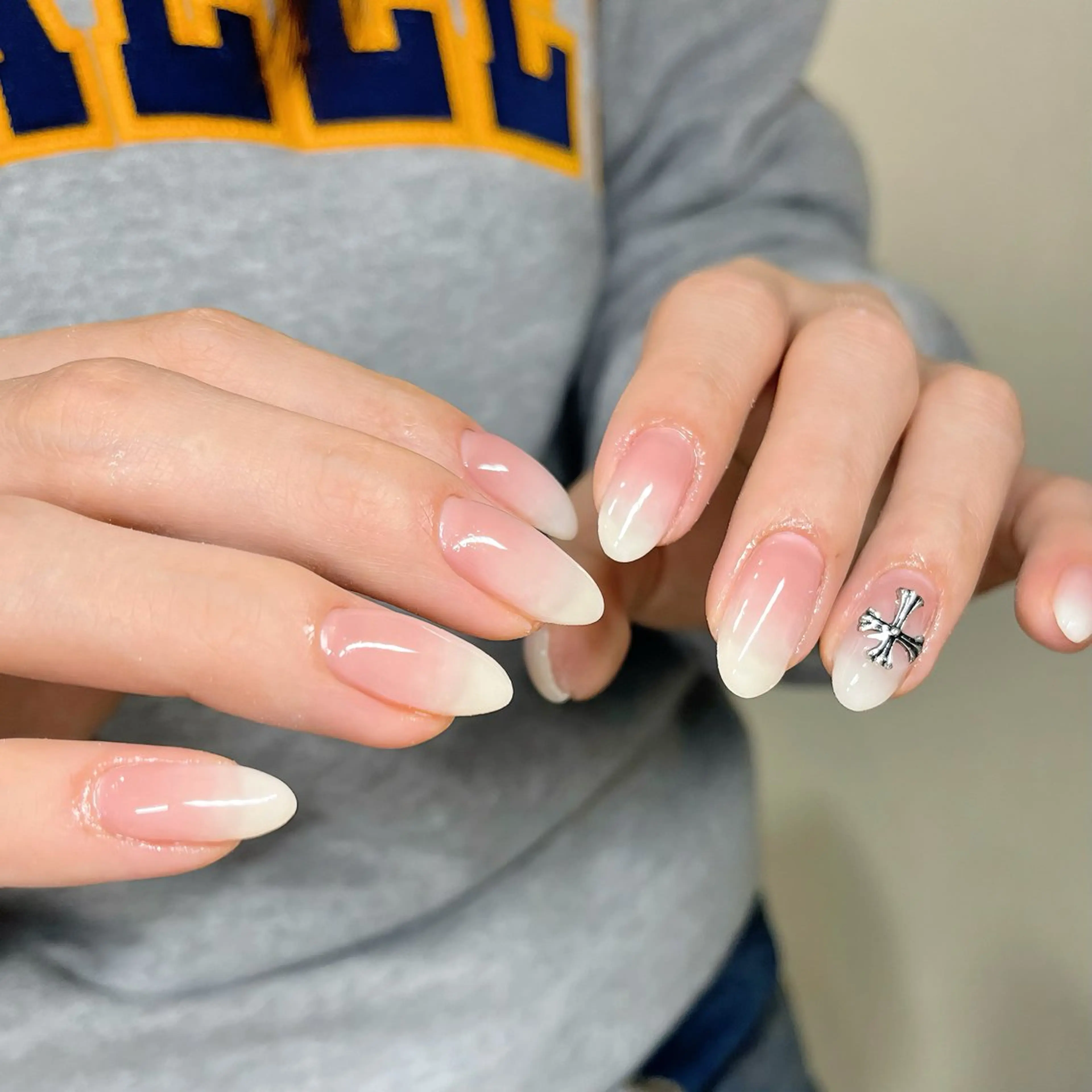 ネイル ハート ホログラムネイル ワンカラーネイル リボン バレンタイン ハンドネイル 🫧OPELIA NAIL渋谷🫧のネイルデザイン