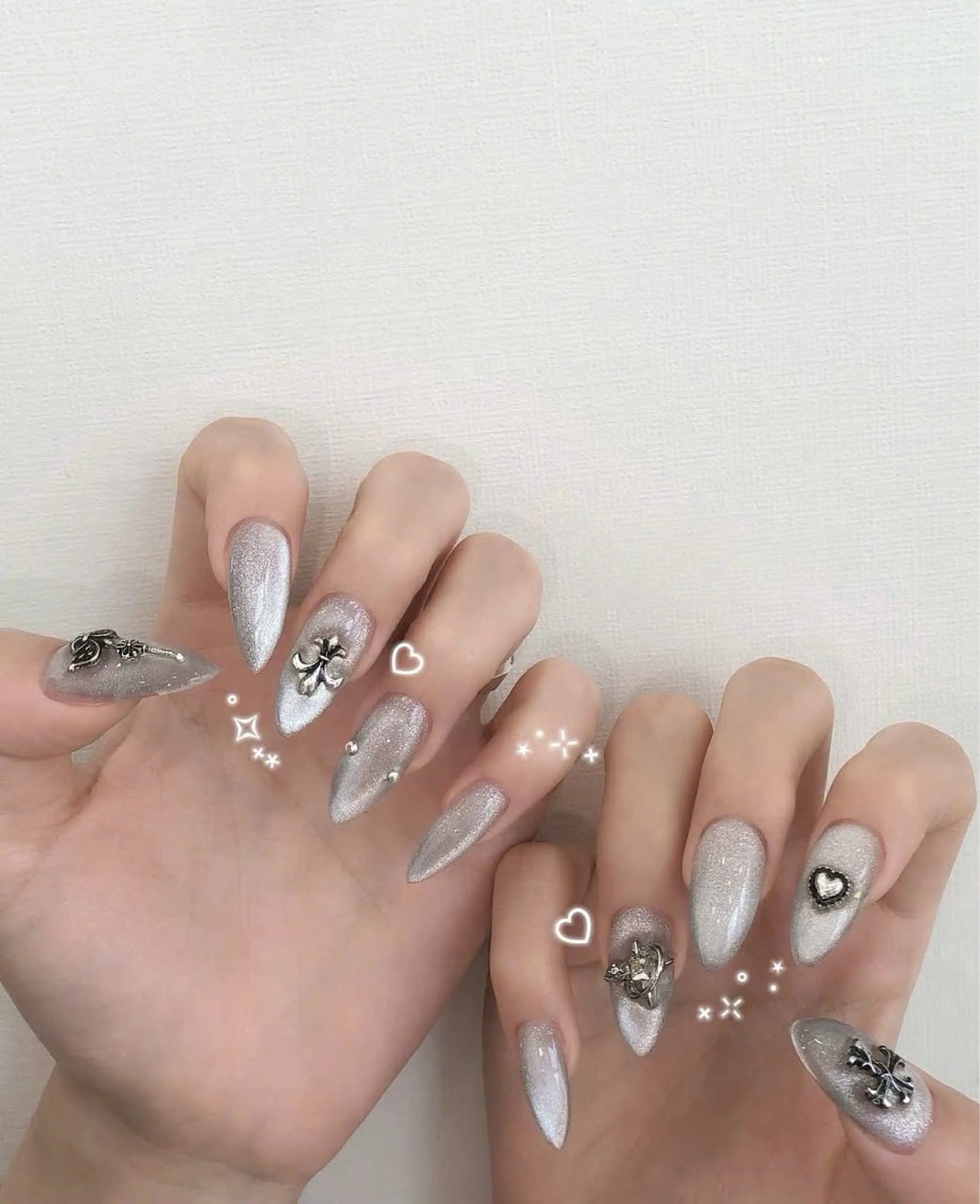 ネイル フレンチネイル キラキラネイル マグネットネイル ミラーネイル ニュアンスネイル ハンドネイル Lyn TA Nailのネイルデザイン