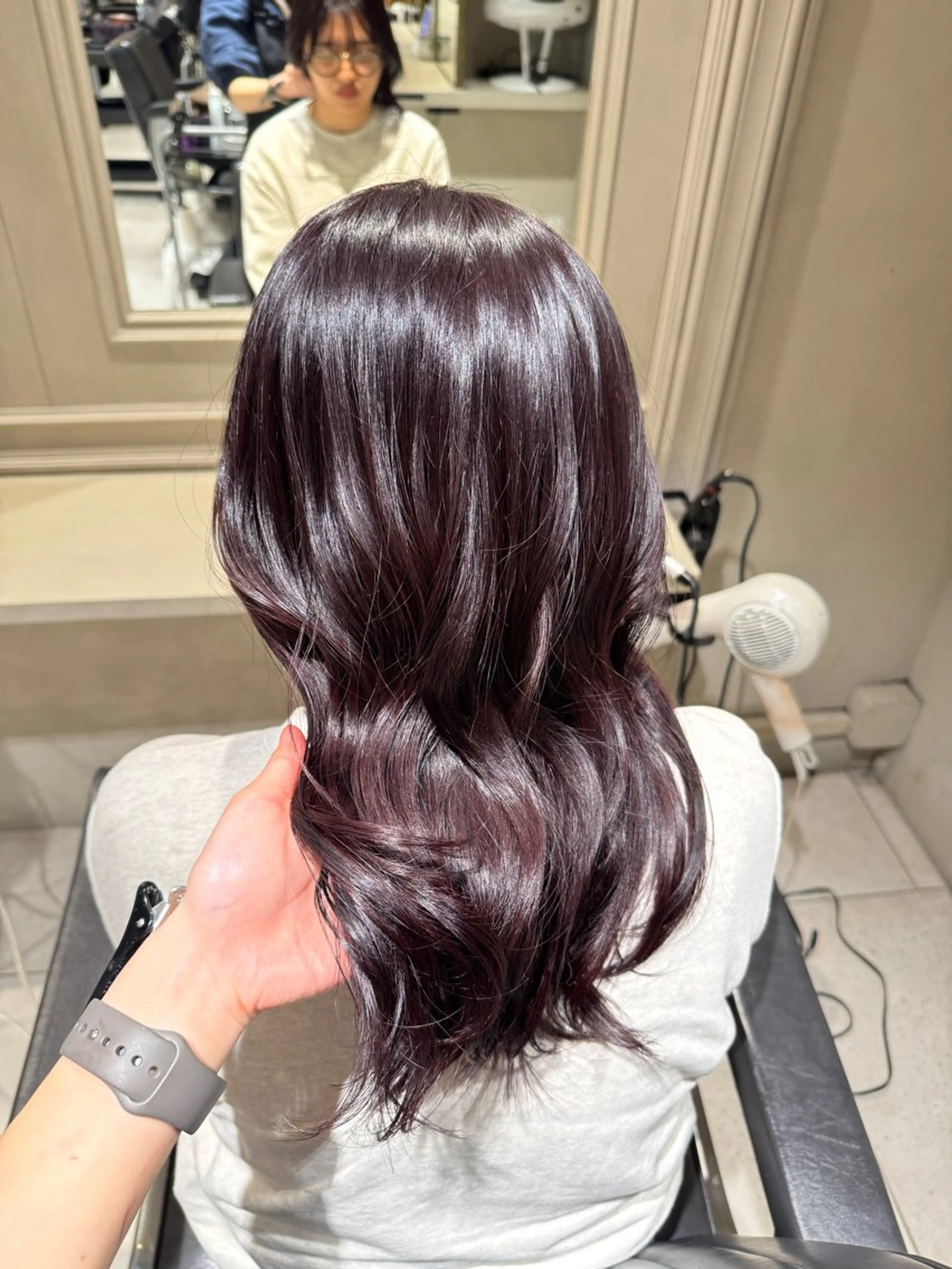 ミディアム カラー ブリーチ ブリーチなしカラー オレンジ パープルカラー レッドカラー ヘアカラー み うのヘアスタイル