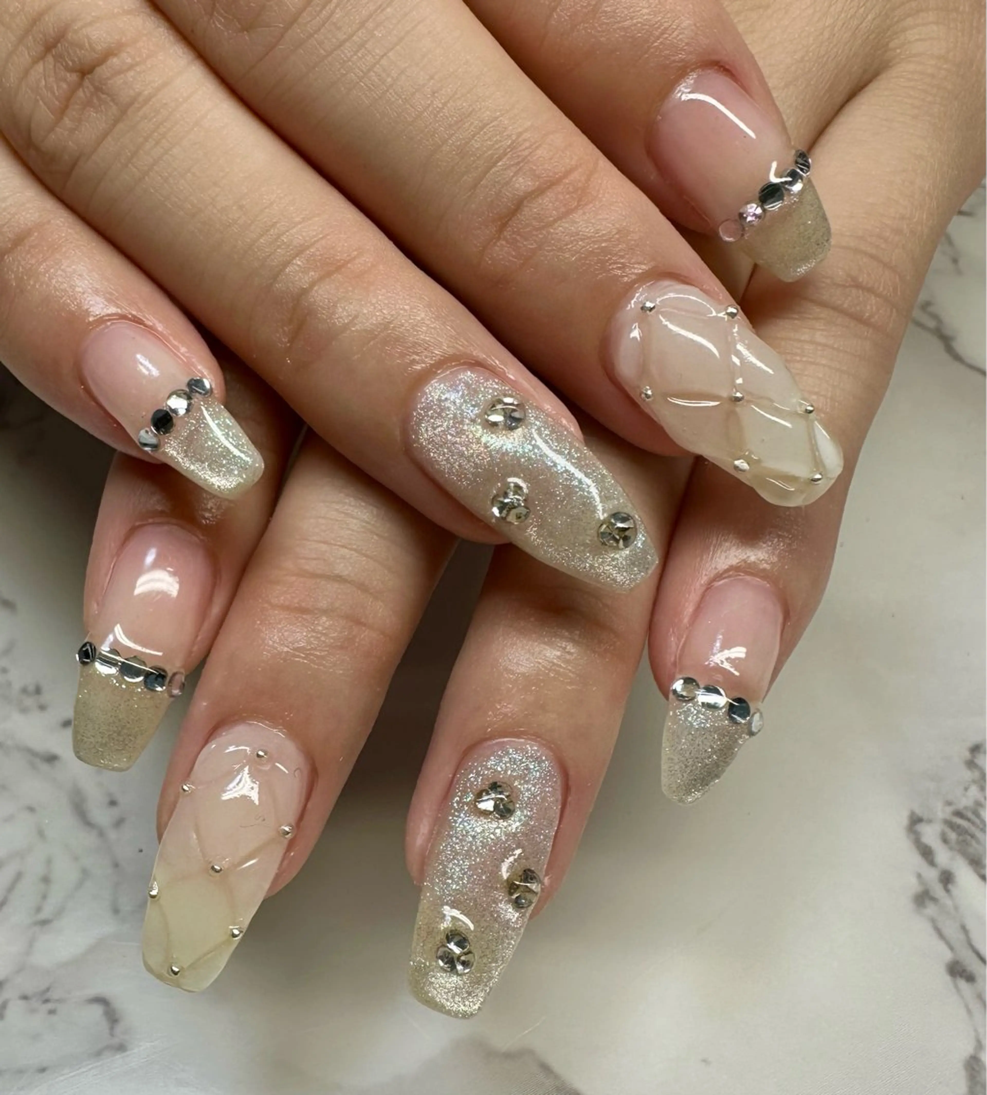 ネイル アートネイル チークネイル フレンチネイル キラキラネイル マグネットネイル M.N_ nailのネイルデザイン