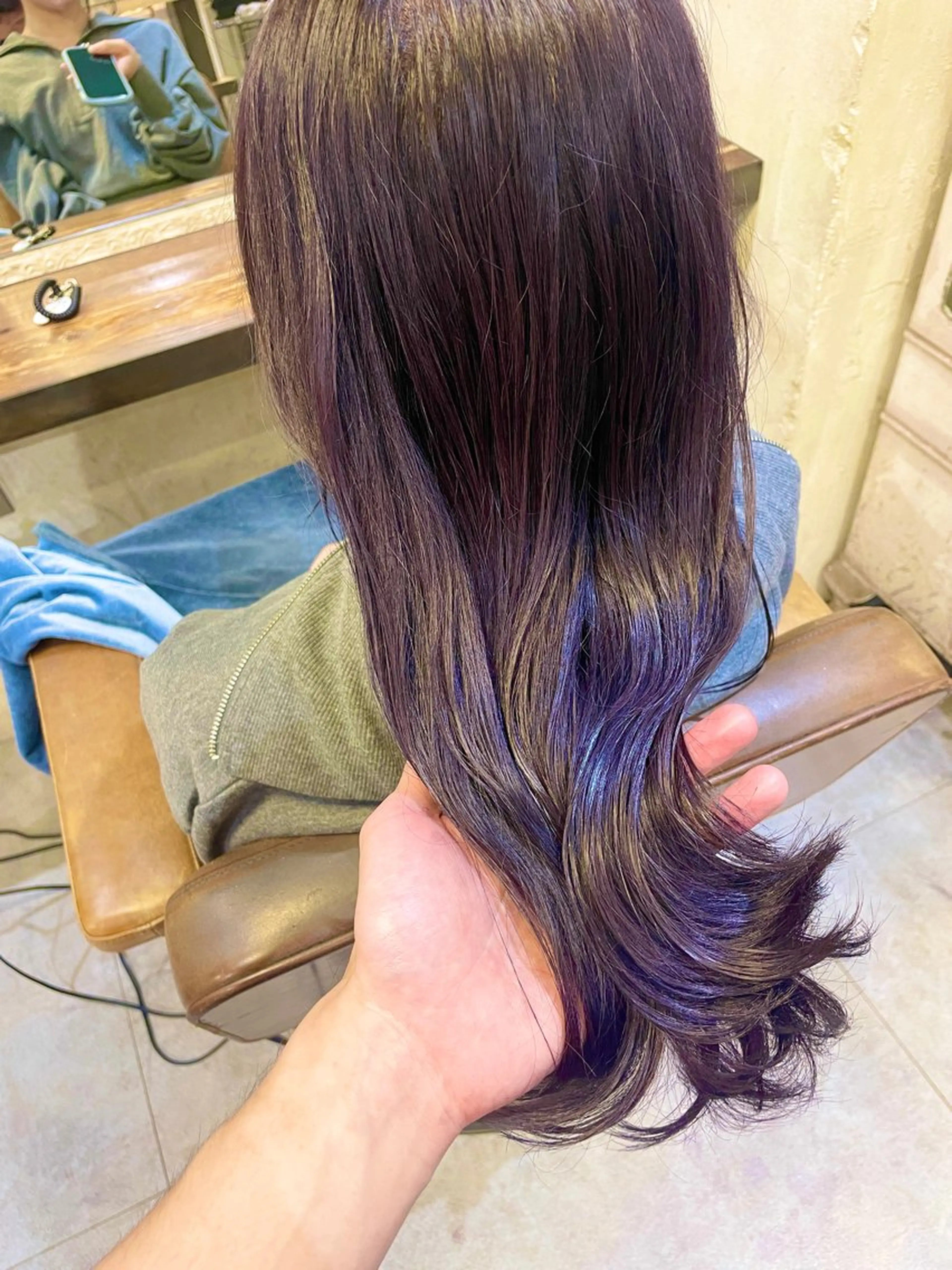 セミロング カット ヘアカラー ブリーチ＆縮毛矯正 🧸ともき🧸のヘアスタイル