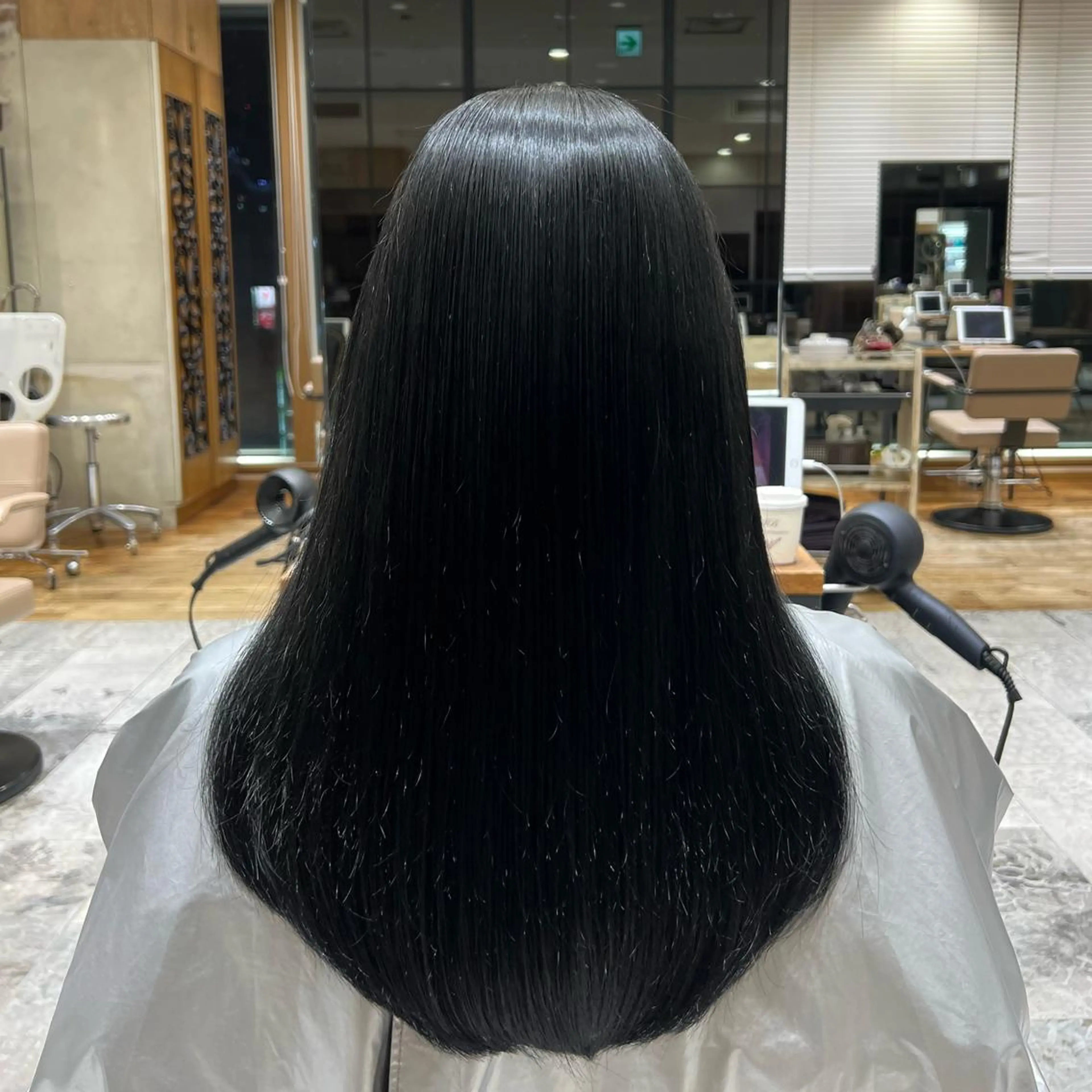 セミロング カラー ヘアカラー トリートメント 透明感🫧 佐藤歩夢のヘアスタイル