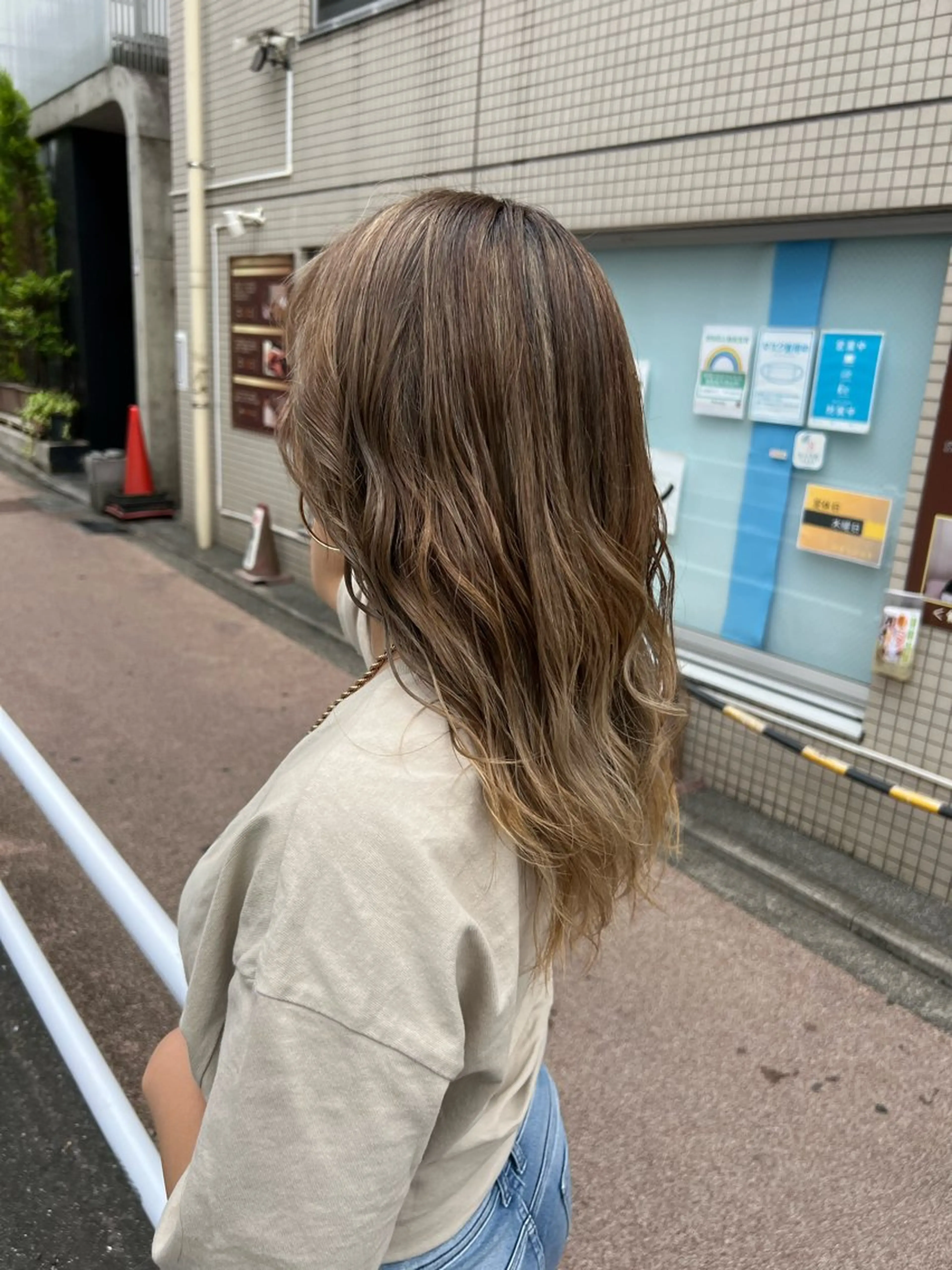 ハイライトorメッシュカラー＋透明感カラーの写真