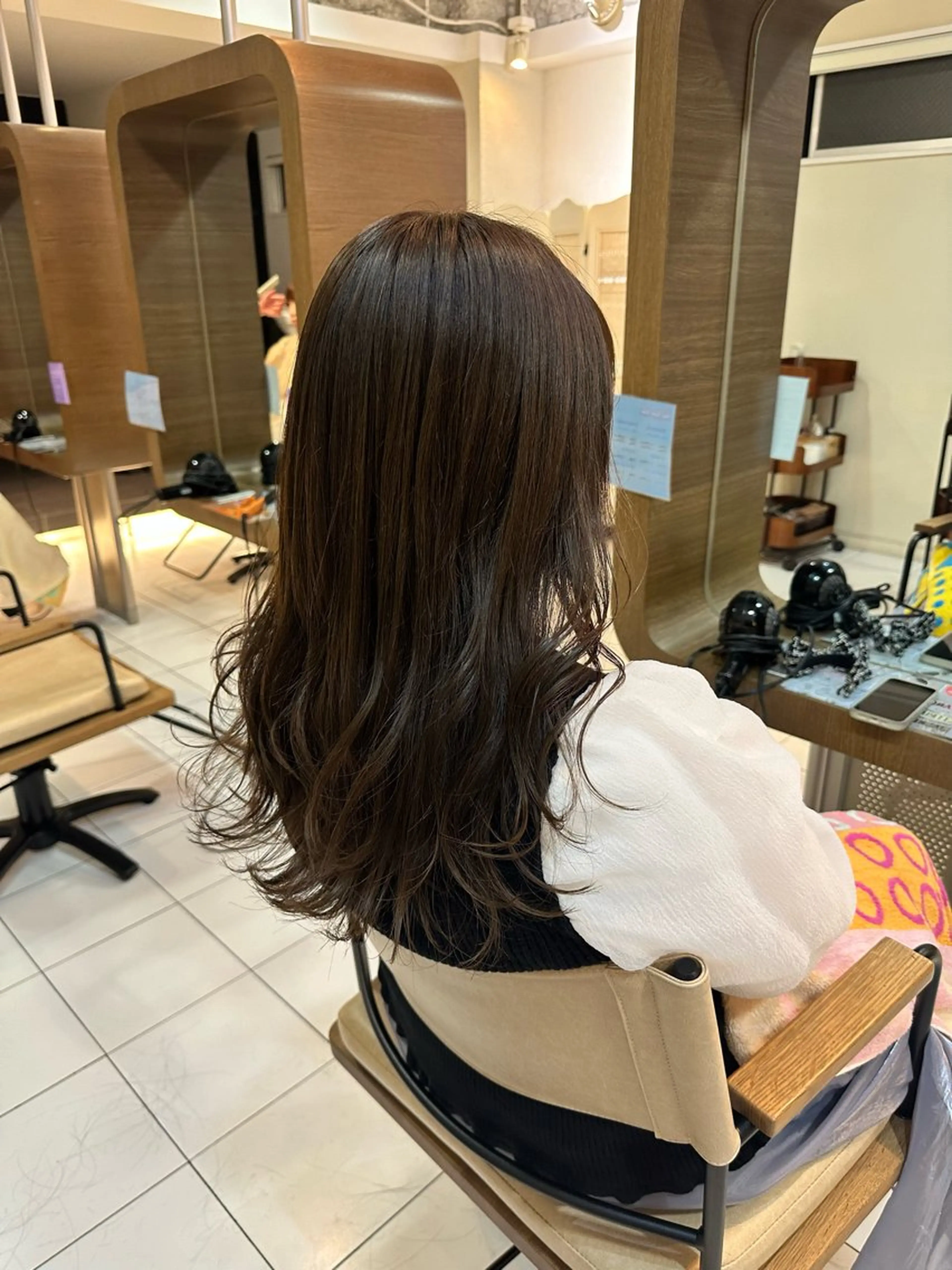 ミディアム カラー ベージュカラー レイヤーカット カット ヘアカラー アニメオタク美容師✂ miharuのヘアスタイル