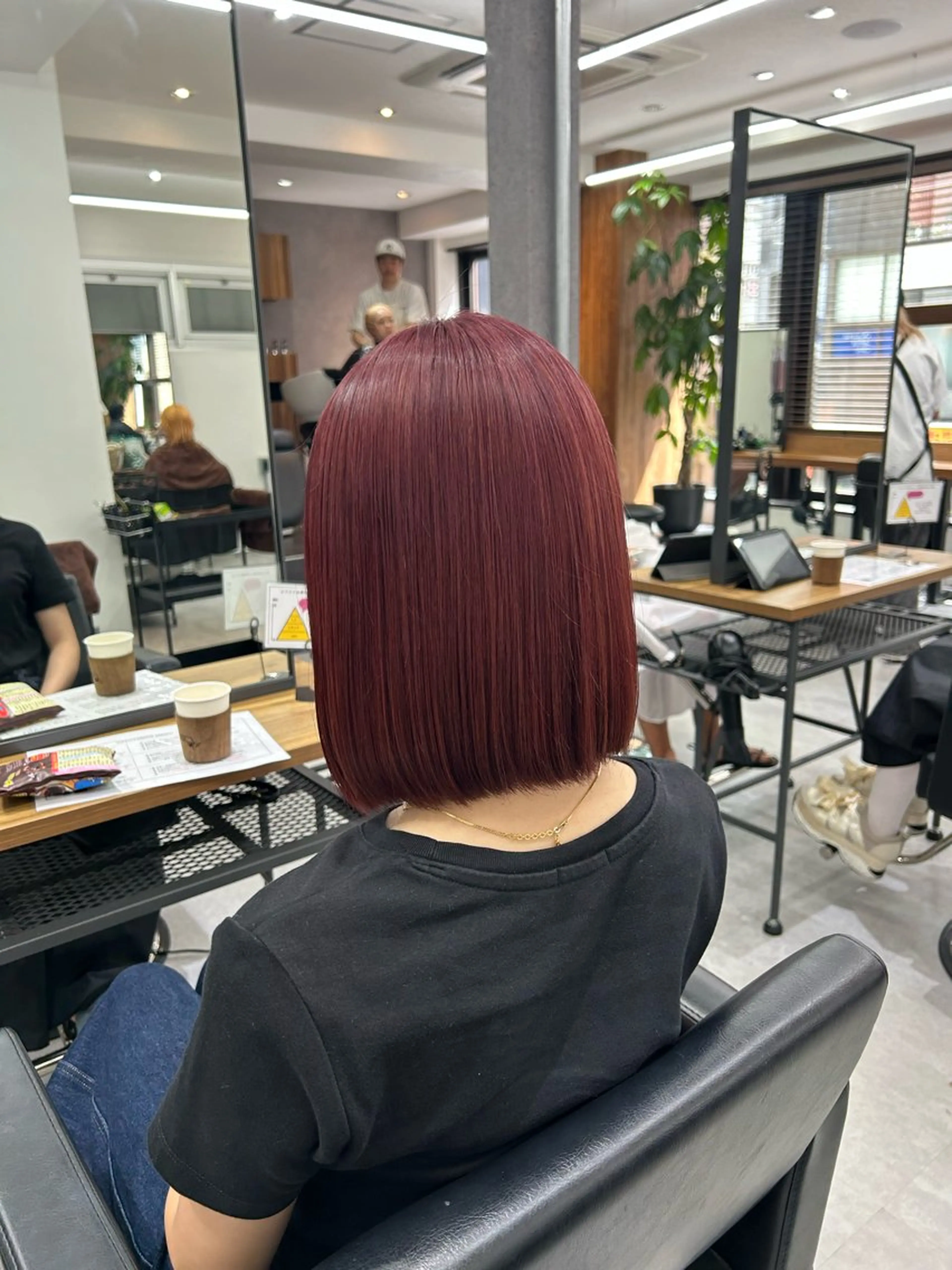 ショート カラー カシス レッドカラー ENA💗NEXT /ハイトーンエクステのヘアスタイル