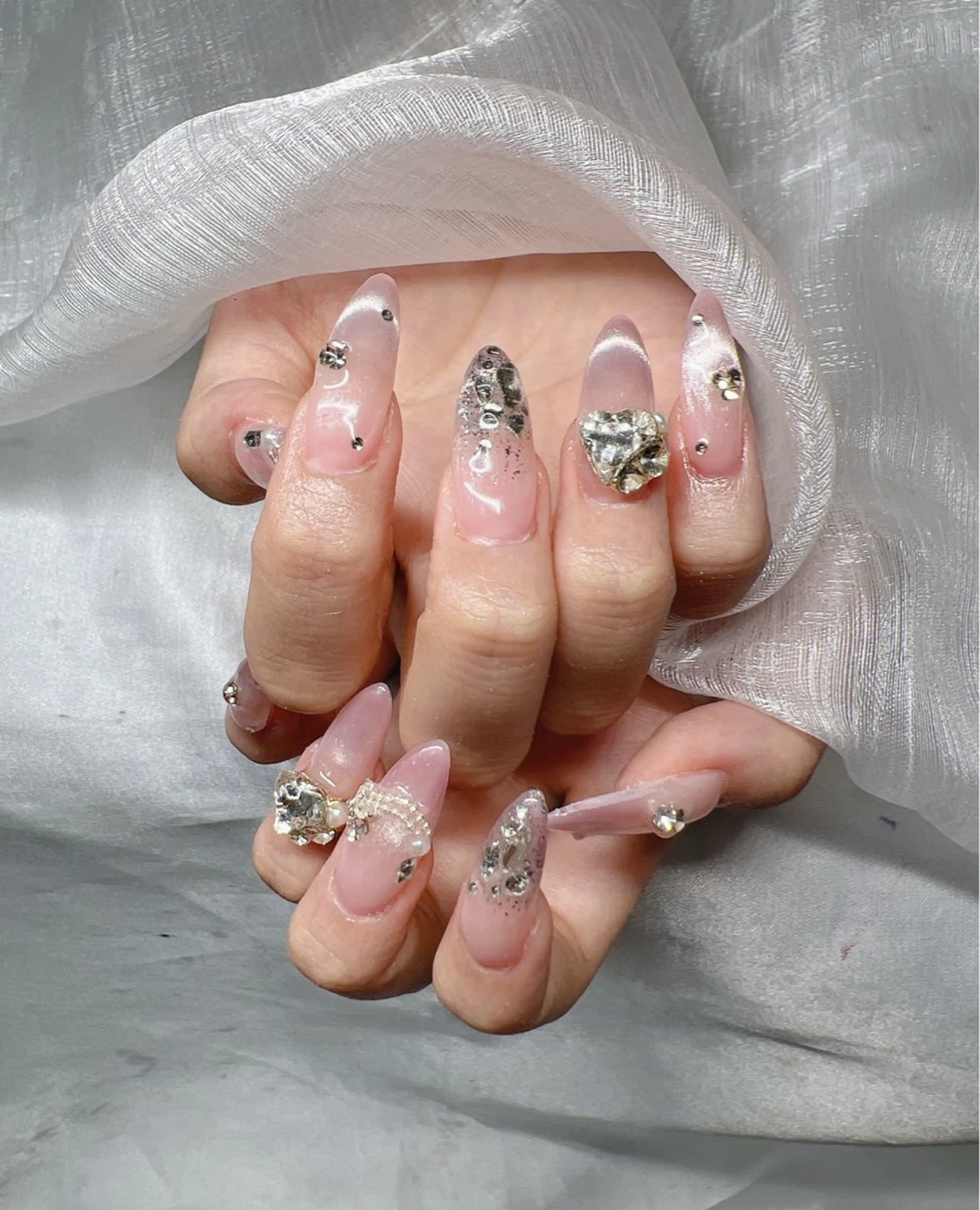 ネイル 長さ出し グラデーション 卒業式 キラキラネイル マグネットネイル ハンドネイル Lee Nailsのネイルデザイン