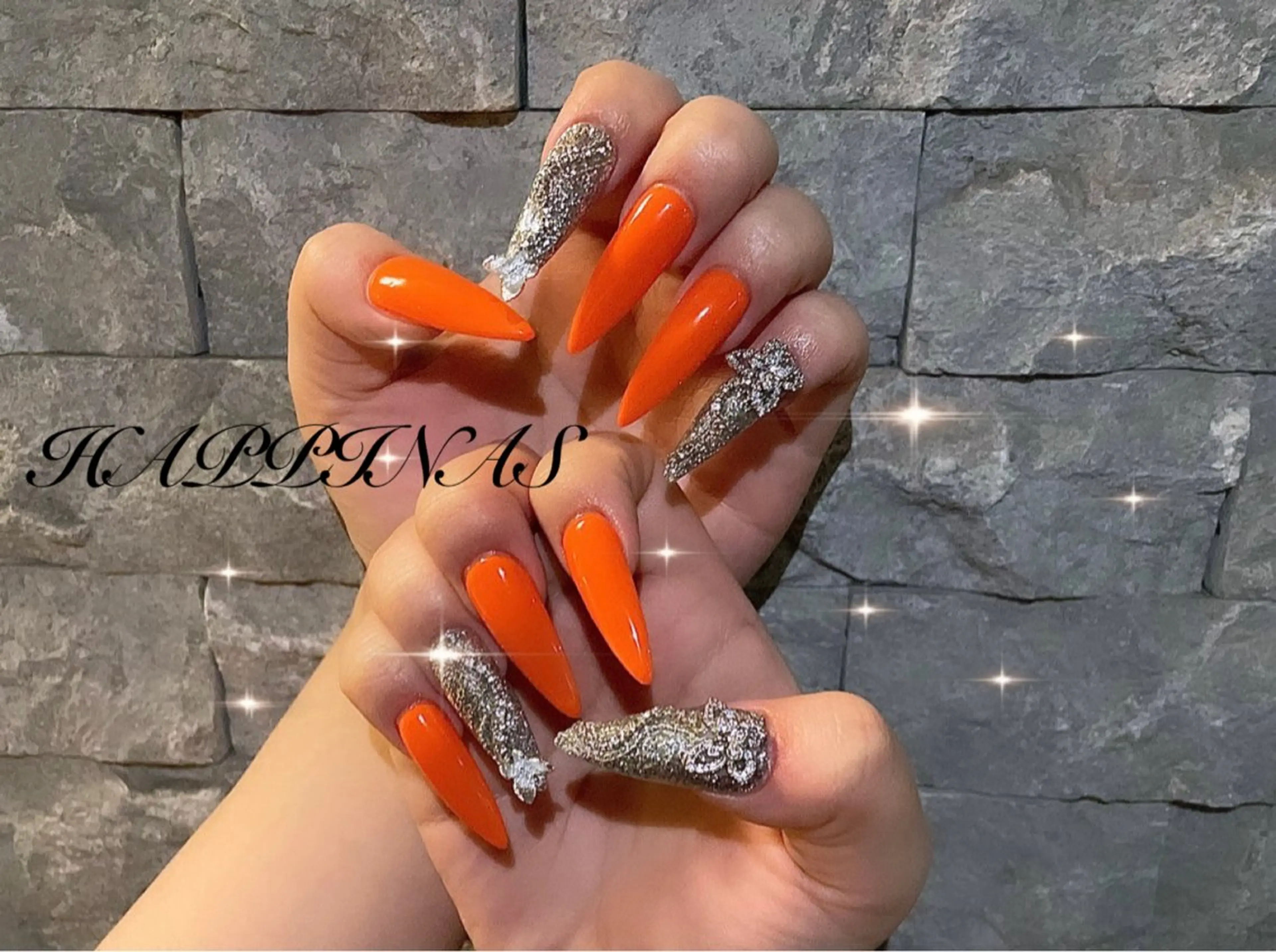 ネイル ロングネイル ワンカラーネイル オレンジ スカルプネイル シンプルネイル ハンドネイル HAPPINAS Jrネイリスト💅のネイルデザイン