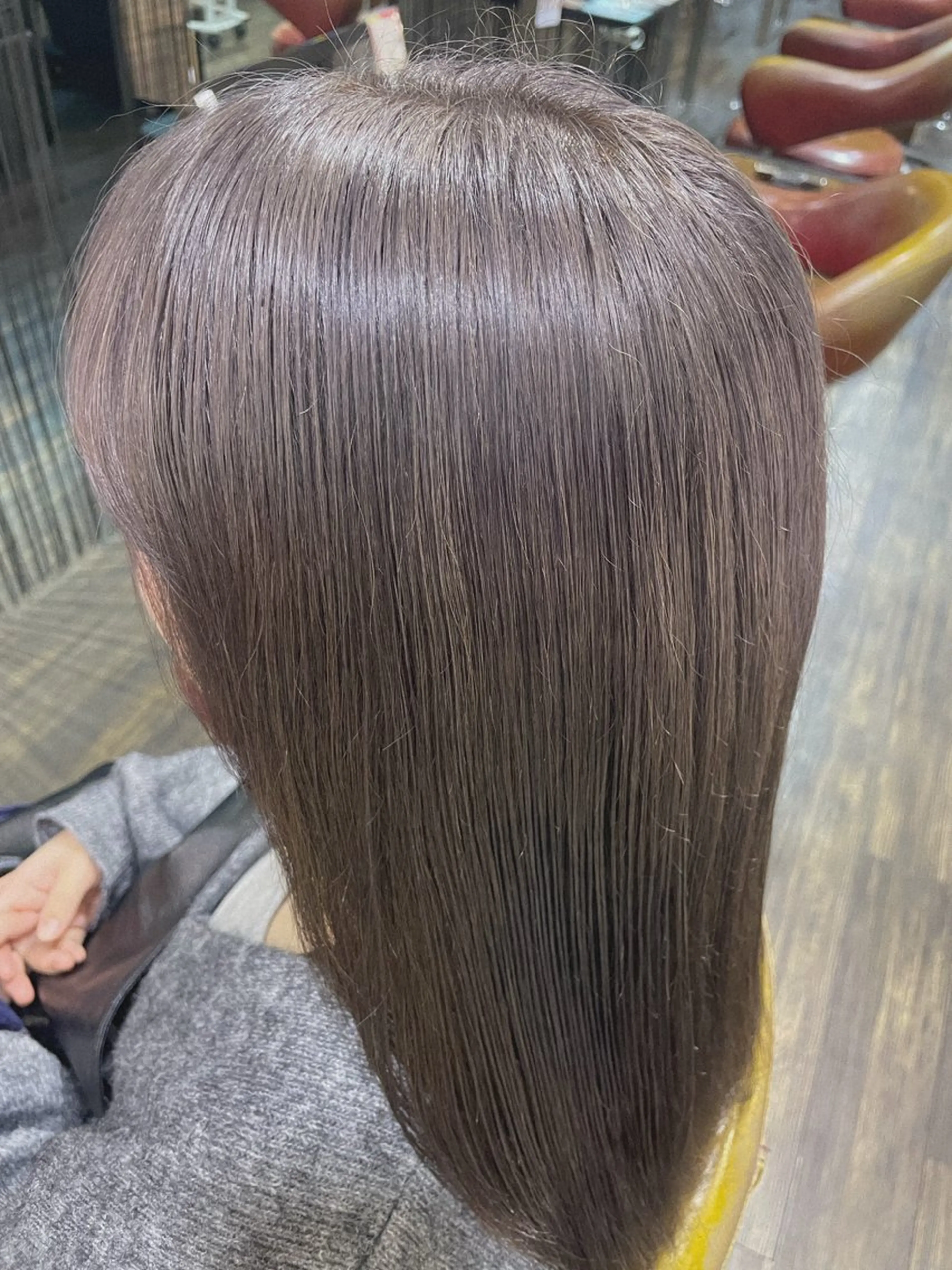 ロング カラー ブリーチ グレージュ カット ヘアカラー 佐藤 綾郁のヘアスタイル