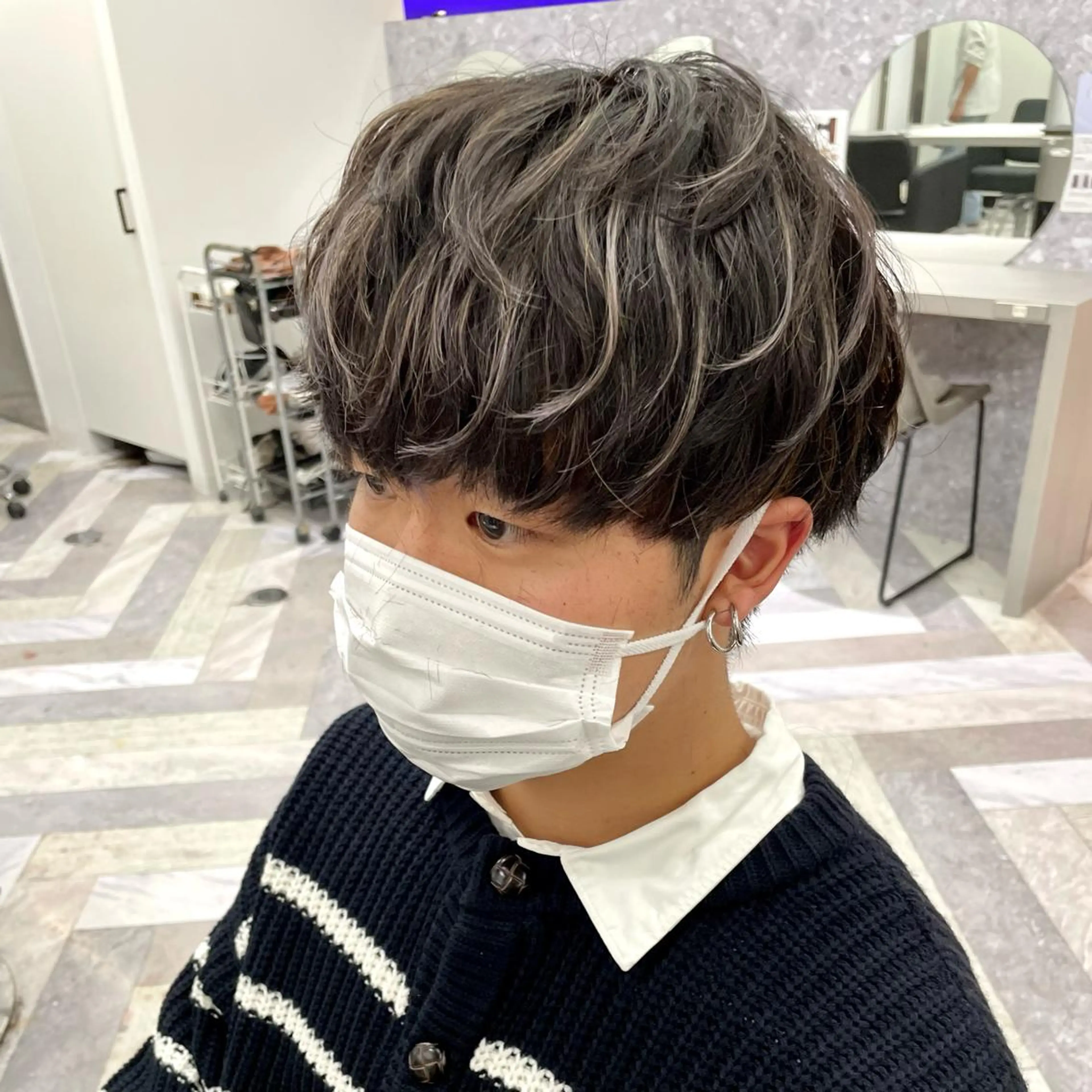 ショート カラー メンズ メンズハイライト ハイライトカラー シルバー ハイライト 🎗秋山勇 /三宮指名No.1のヘアスタイル