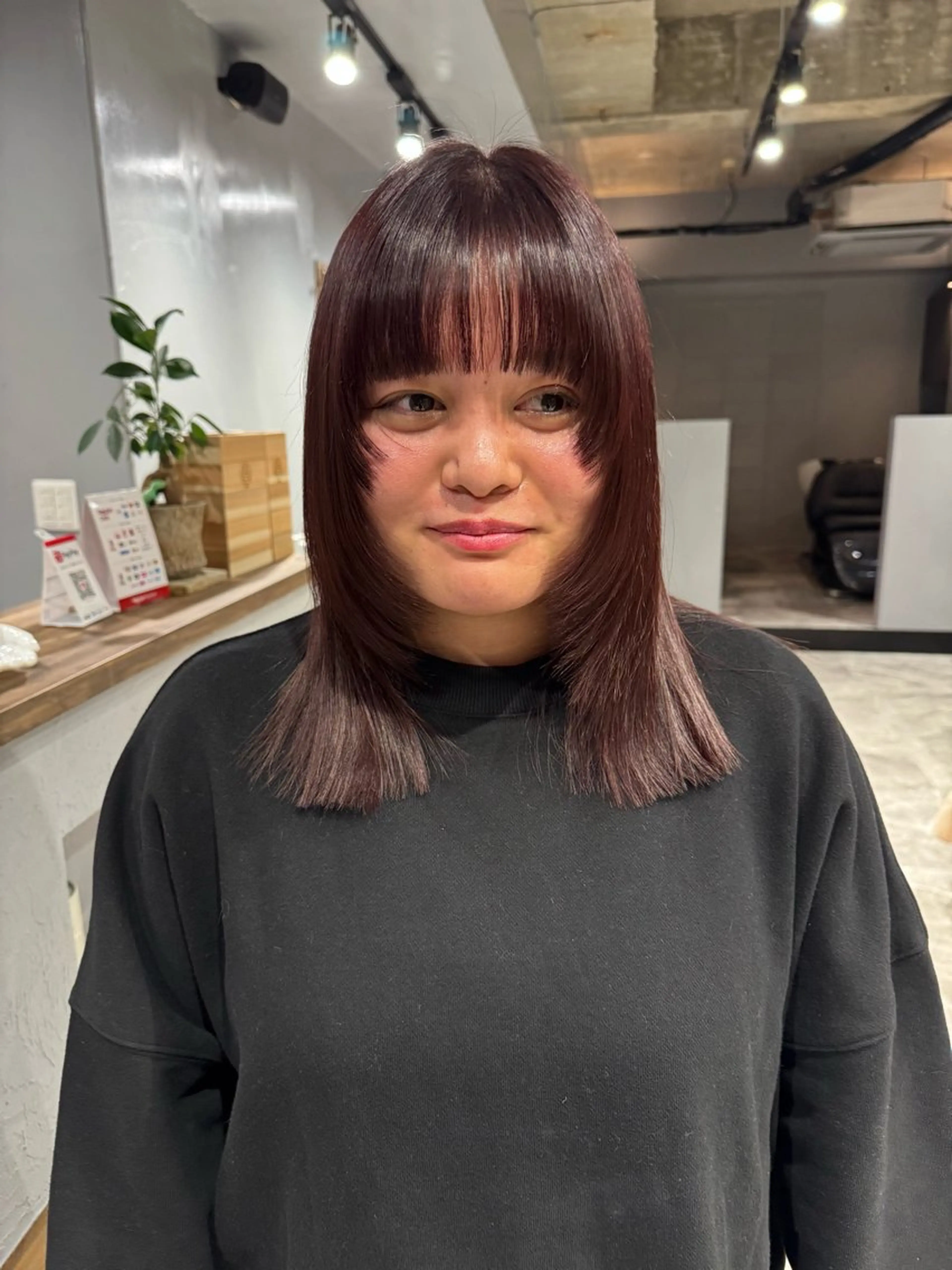 ミディアム カラー ブリーチ 小顔カット カット ヘアカラー トリートメント 画 kirikaのヘアスタイル