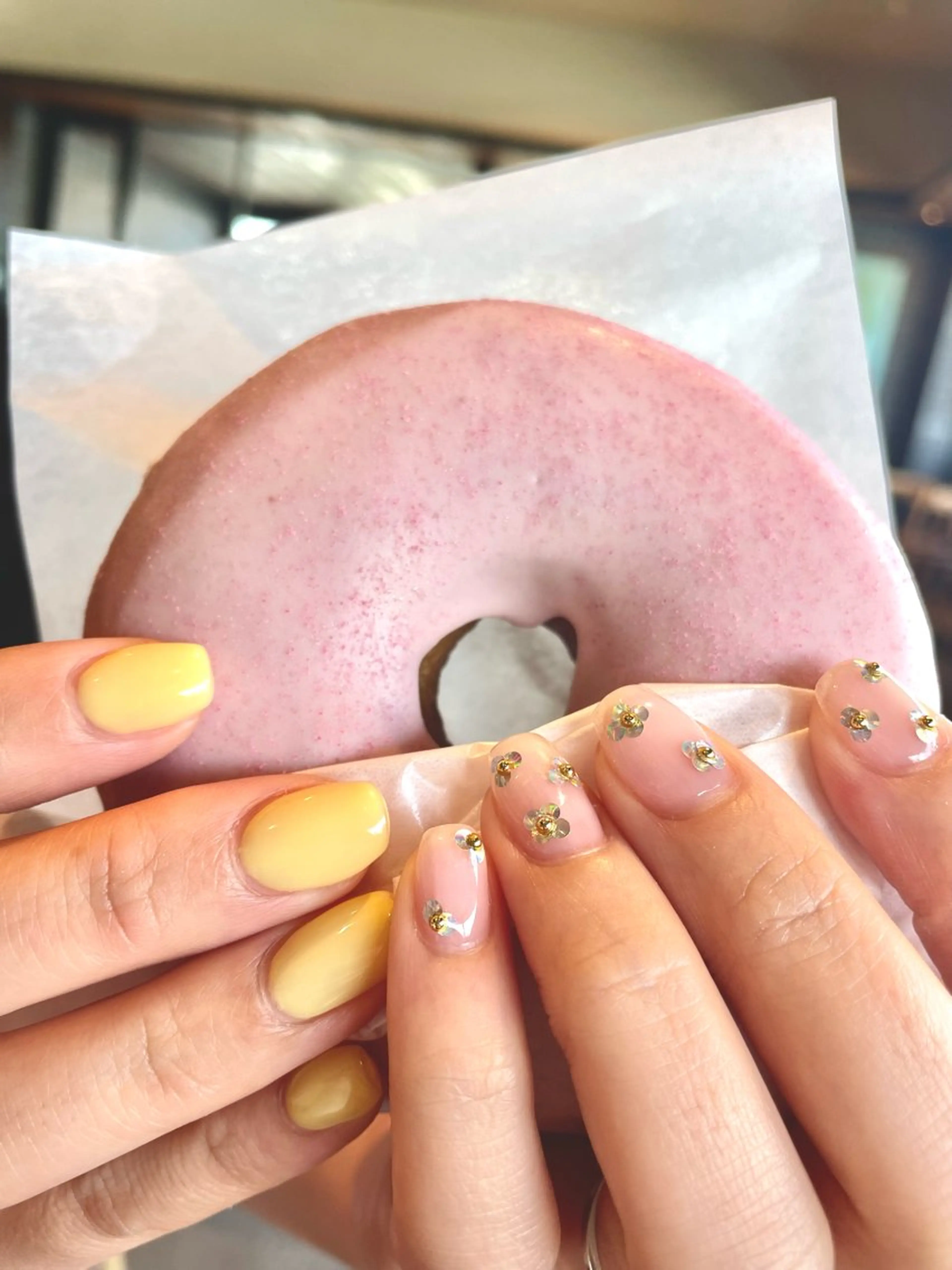 ネイル オーロラネイル フラワーネイル ホログラムネイル 春ネイル nail atelier Kのネイルデザイン