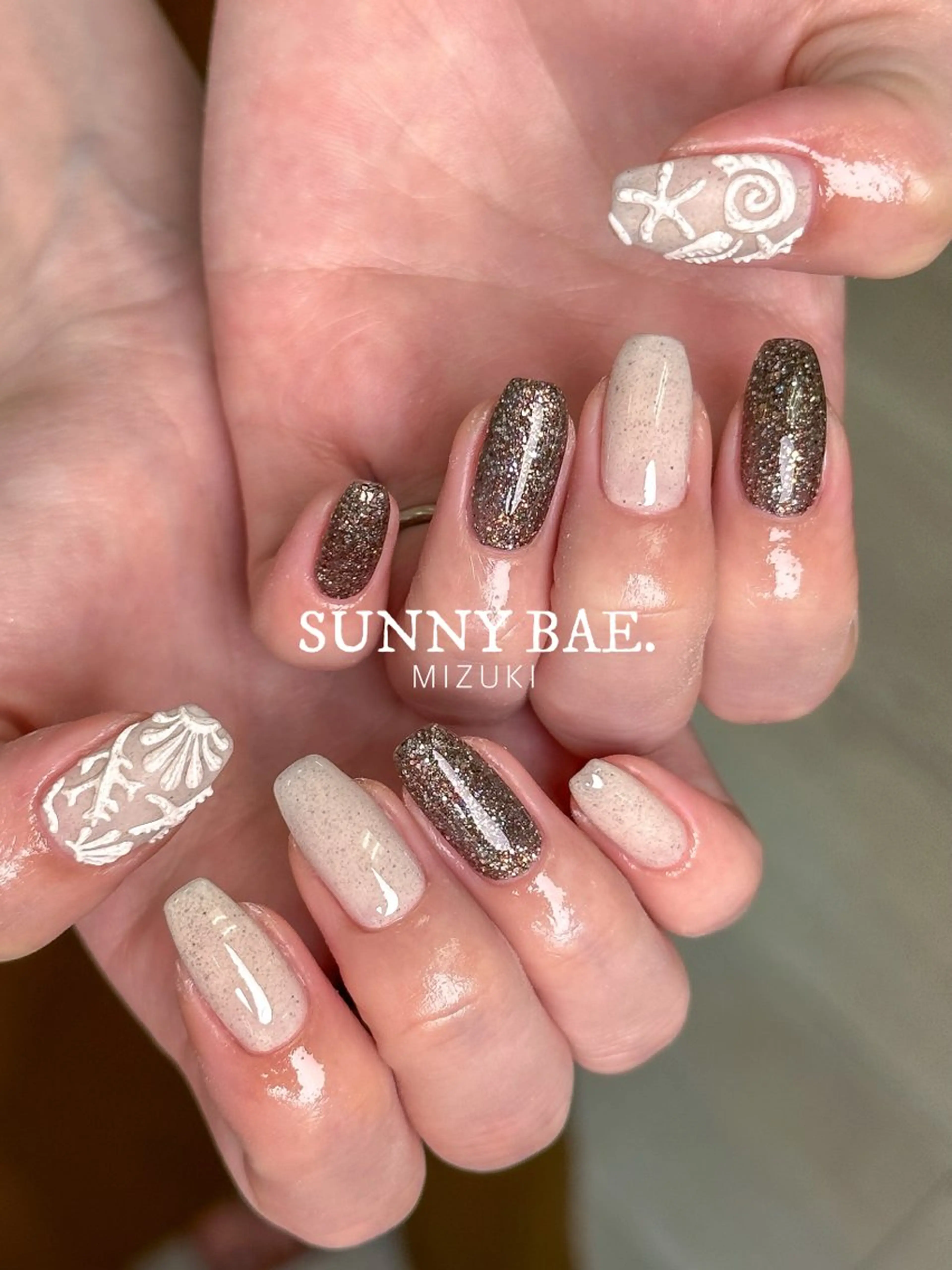 ネイル ラメ(グリッター) ぷっくりネイル 夏ネイル ハンドネイル SUNNY BAE. 🌼MIZUKIのネイルデザイン