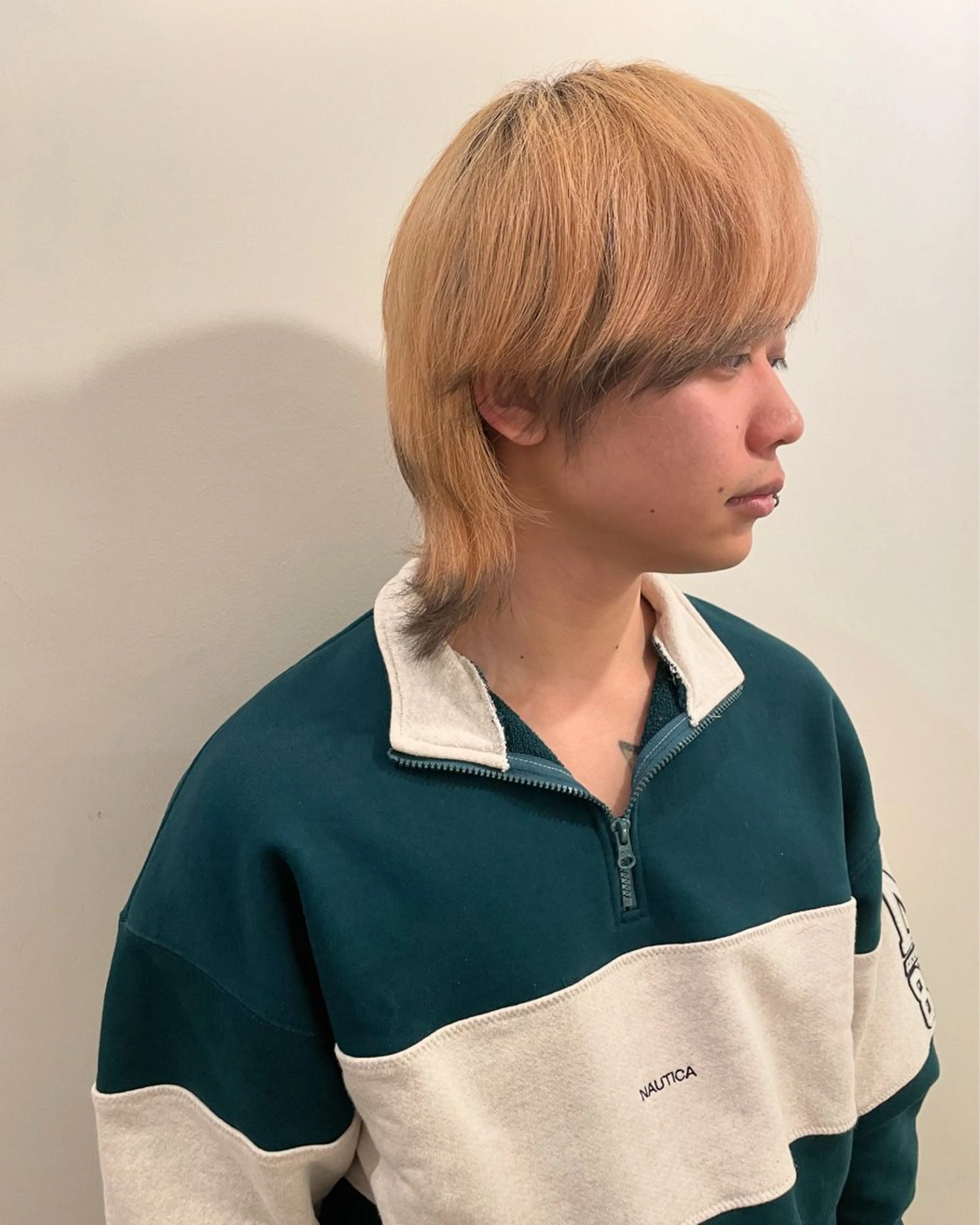 カラー メンズ メンズウルフカット ウルフカット カット ヘアカラー 透け感カラー🫧 加納トモヒロのヘアスタイル