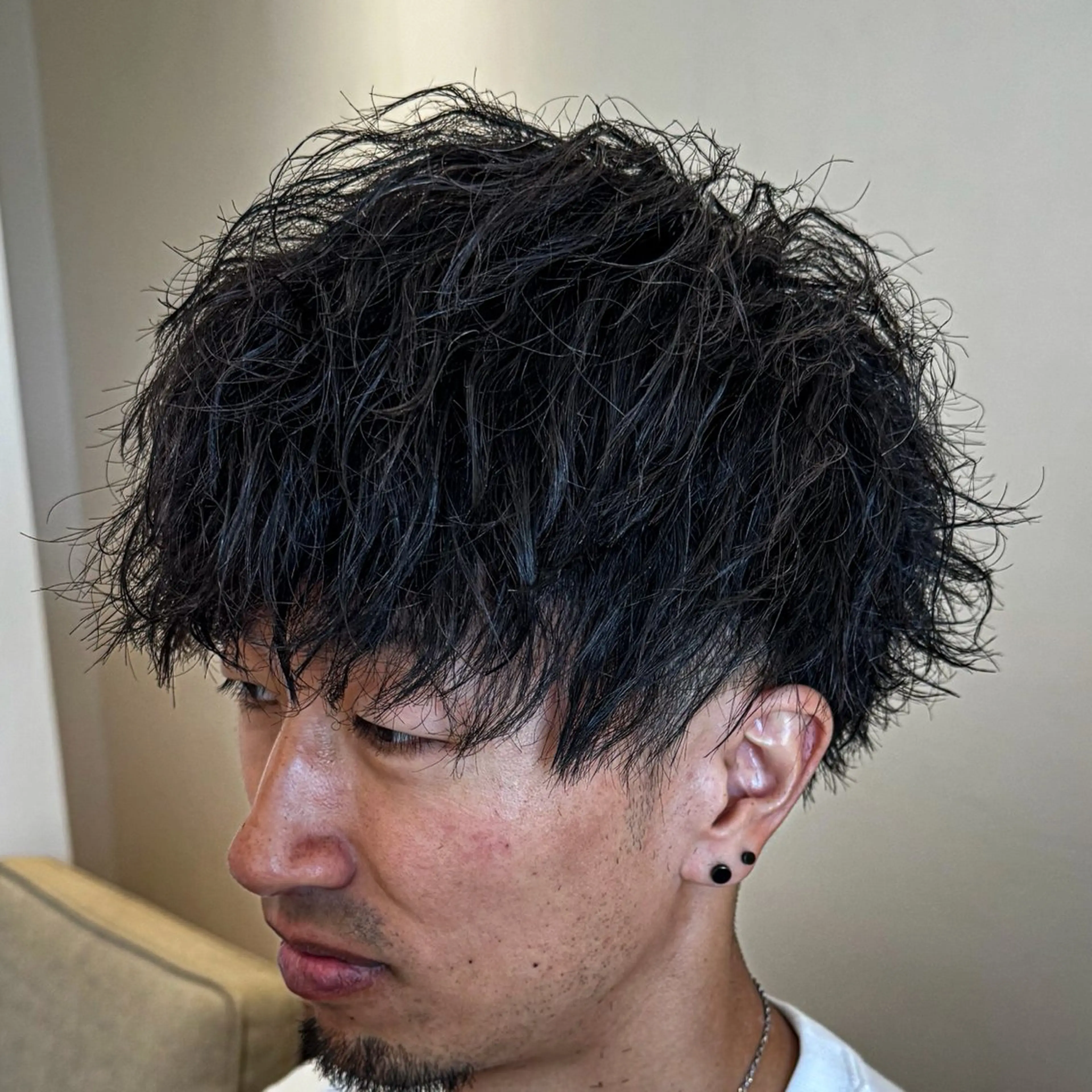 ショート パーマ メンズ メンズパーマ ツイストスパイラルパーマ スパイラルパーマ カット パーマ 吉田 新平のヘアスタイル