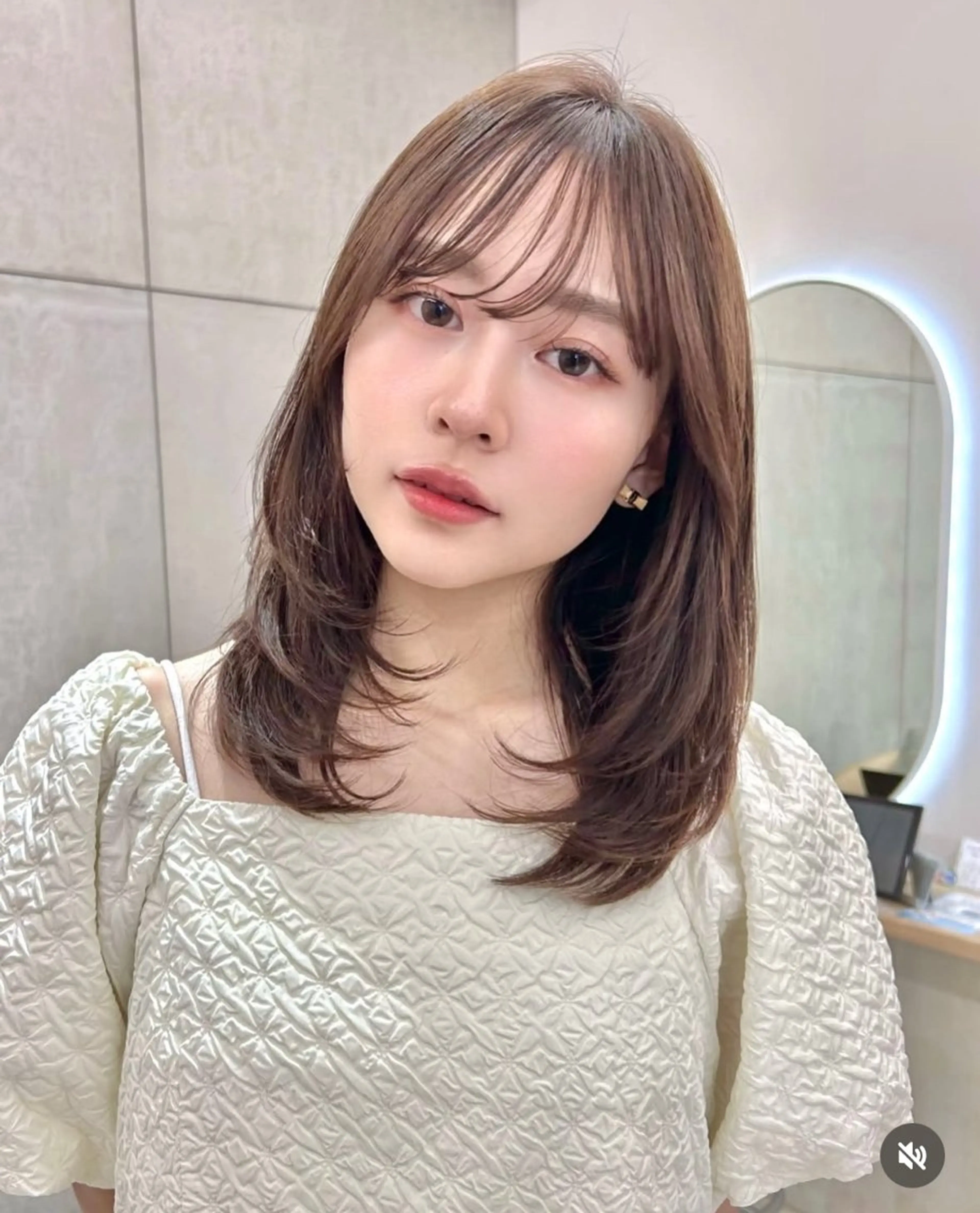 セミロング レイヤーカット オオクラ マオのヘアスタイル