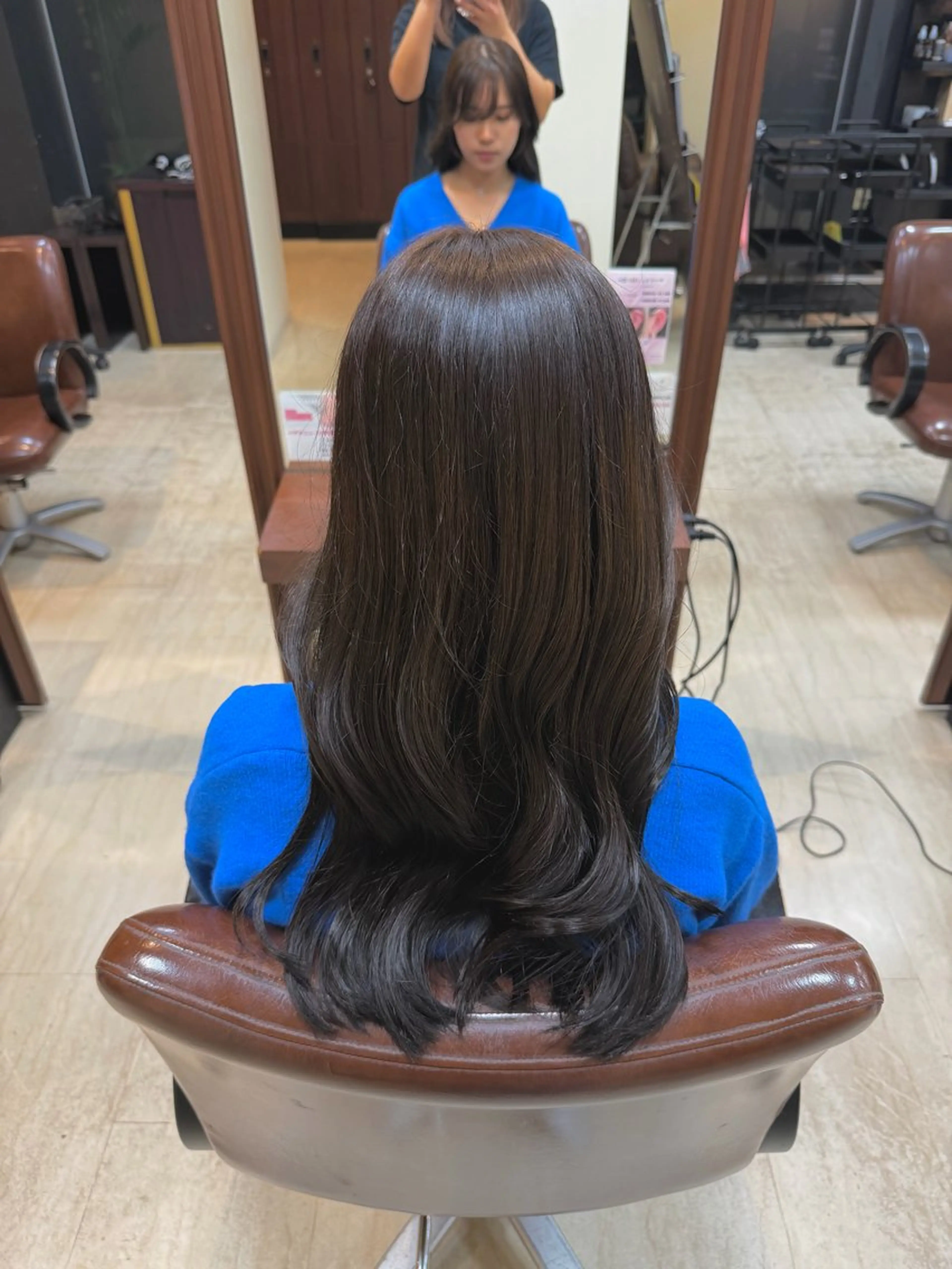 セミロング カラー グレージュ 縮毛矯正 岸田 奈々/ 艶髪／トレンドカラーのヘアスタイル