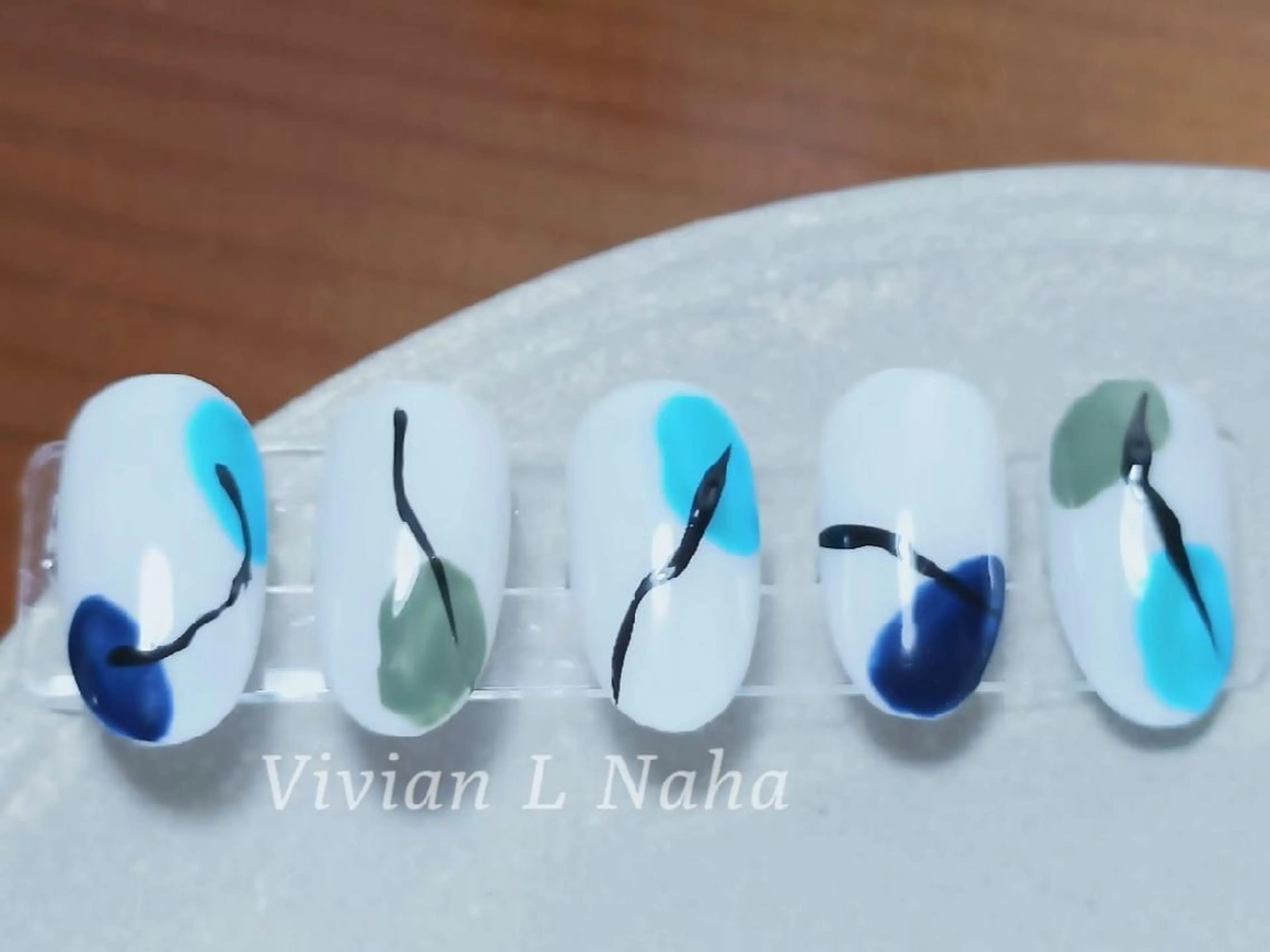 ネイル ハンドネイル Vivian L Naha  Tia　のネイルデザイン