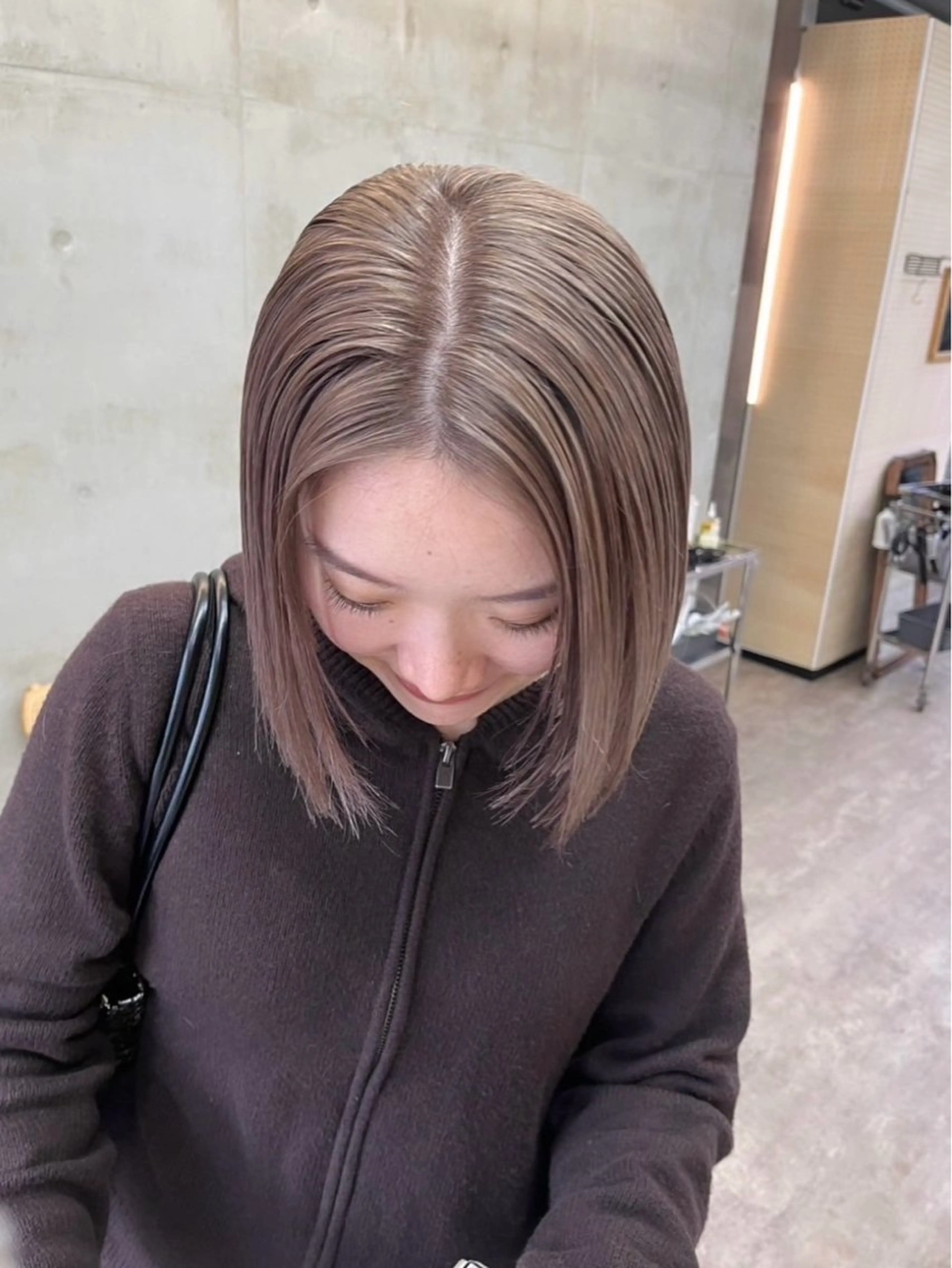 ショート カラー ダブルカラー グレージュ ヘアカラー SALT WATER所属・🫐 𝐌𝐚𝐨 🫐似合わせcutのヘアスタイル
