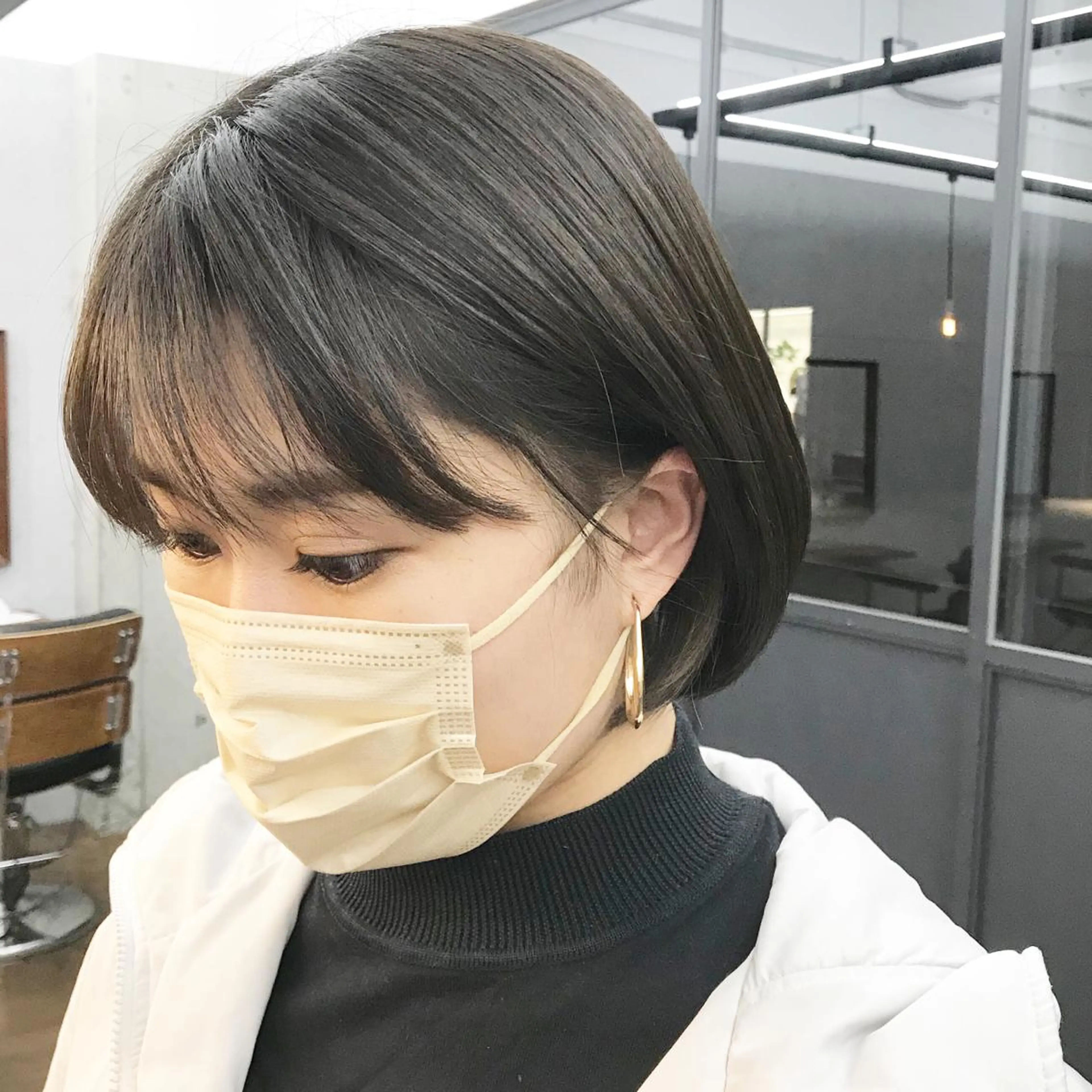 ショート カラー 前下がりボブ ベージュカラー ブリーチ ケアブリーチ イヤリングカラー カット ヘアカラー トリートメント ヘアセット ✂︎ウルフ・ショート ✂︎MIKUNIのヘアスタイル
