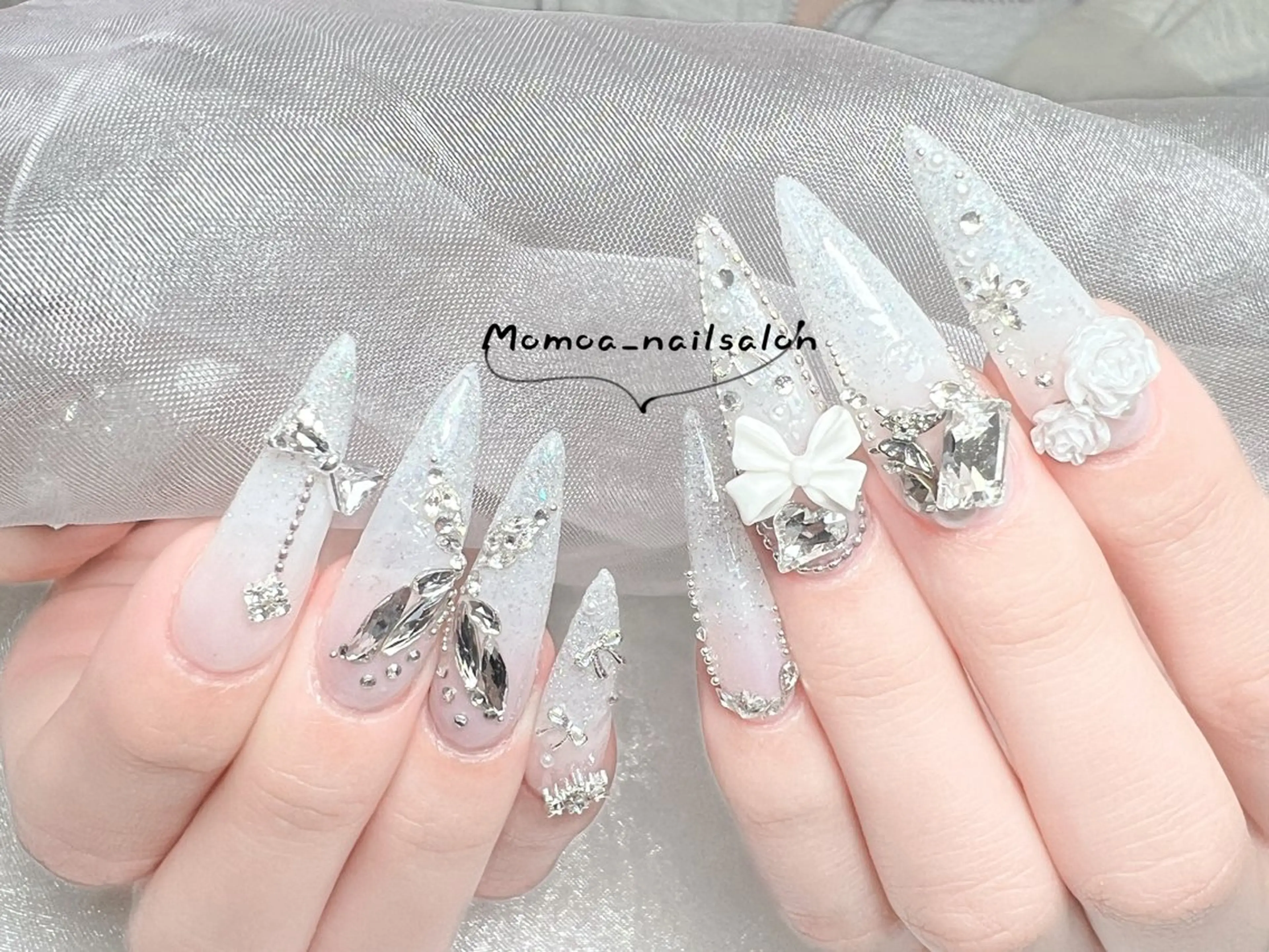 ネイル キラキラネイル スカルプネイル ハンドネイル MoMoA Nail ネイル長さ出し専門店のネイルデザイン